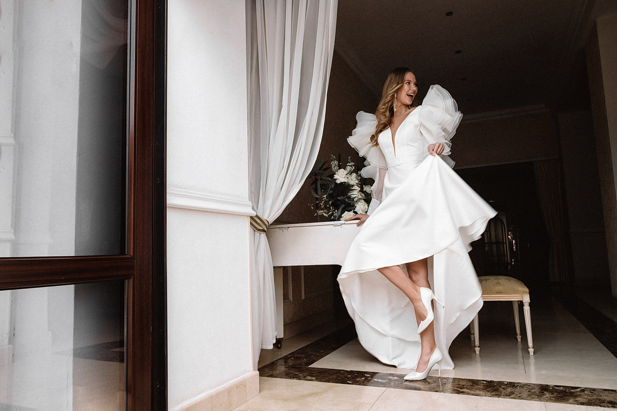 Свадебная фотосессия в отеле RIVIERA SUNRISE RESORT & SPA. Свадебный и семейный фотограф и видеограф, Крым, Москва, Санкт -Петербург