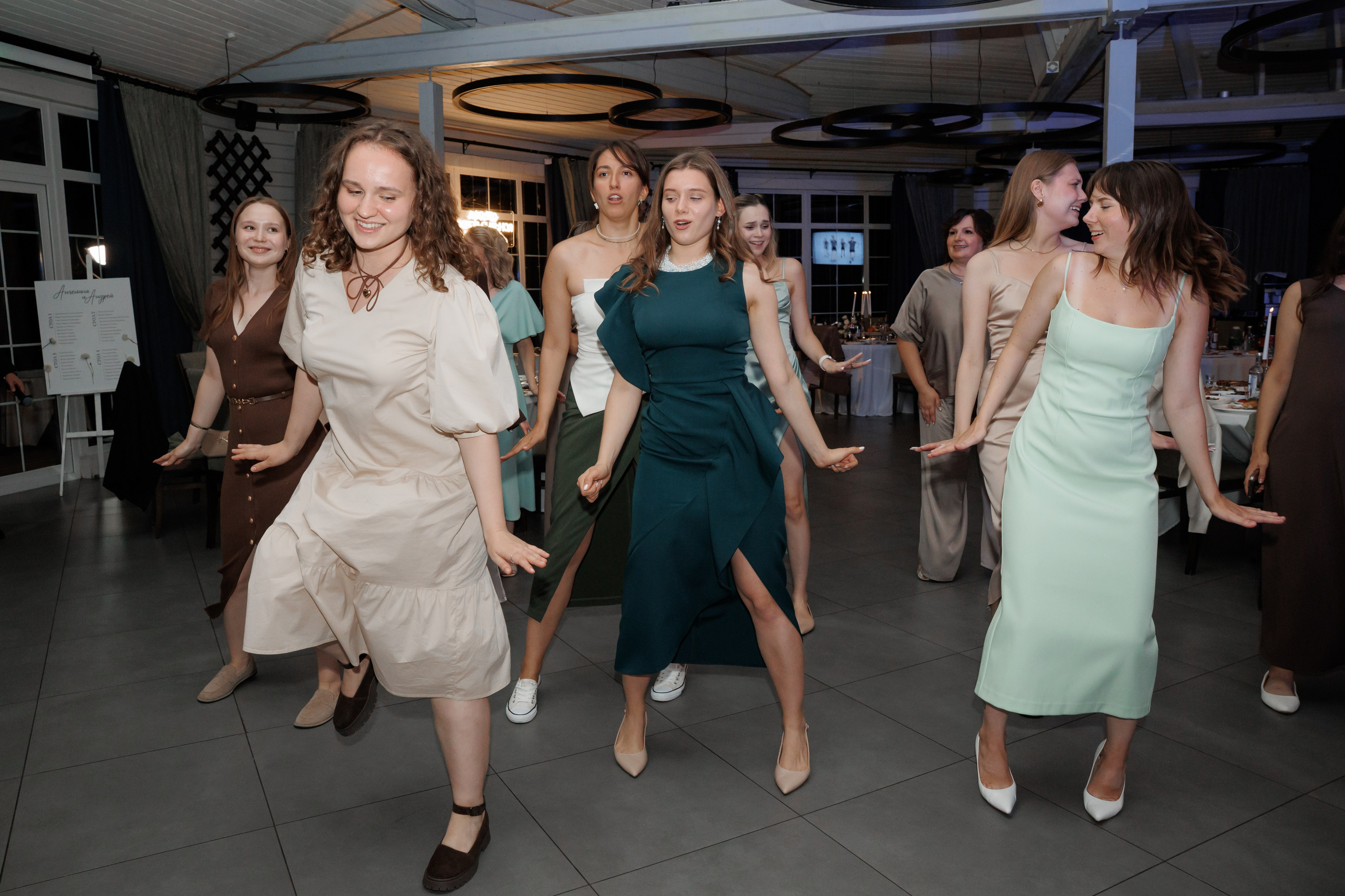 Регистрация в отеле Fish Point, ЗАГС Бутово, прогулка в Остафьево. Свадебный и репортажный фотограф (Москва, Королев и другие)