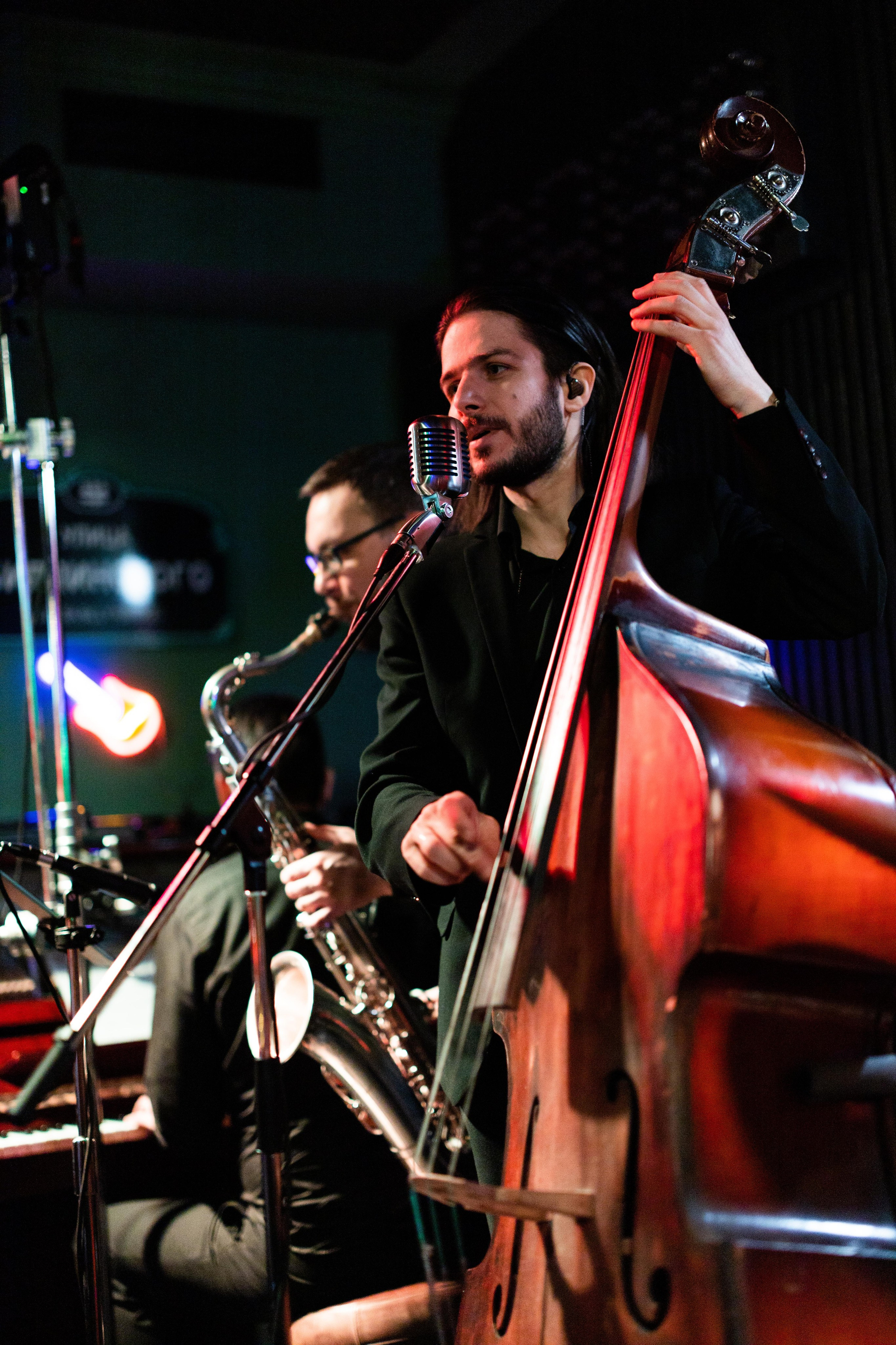 Film backstage. VICTORIA SHU