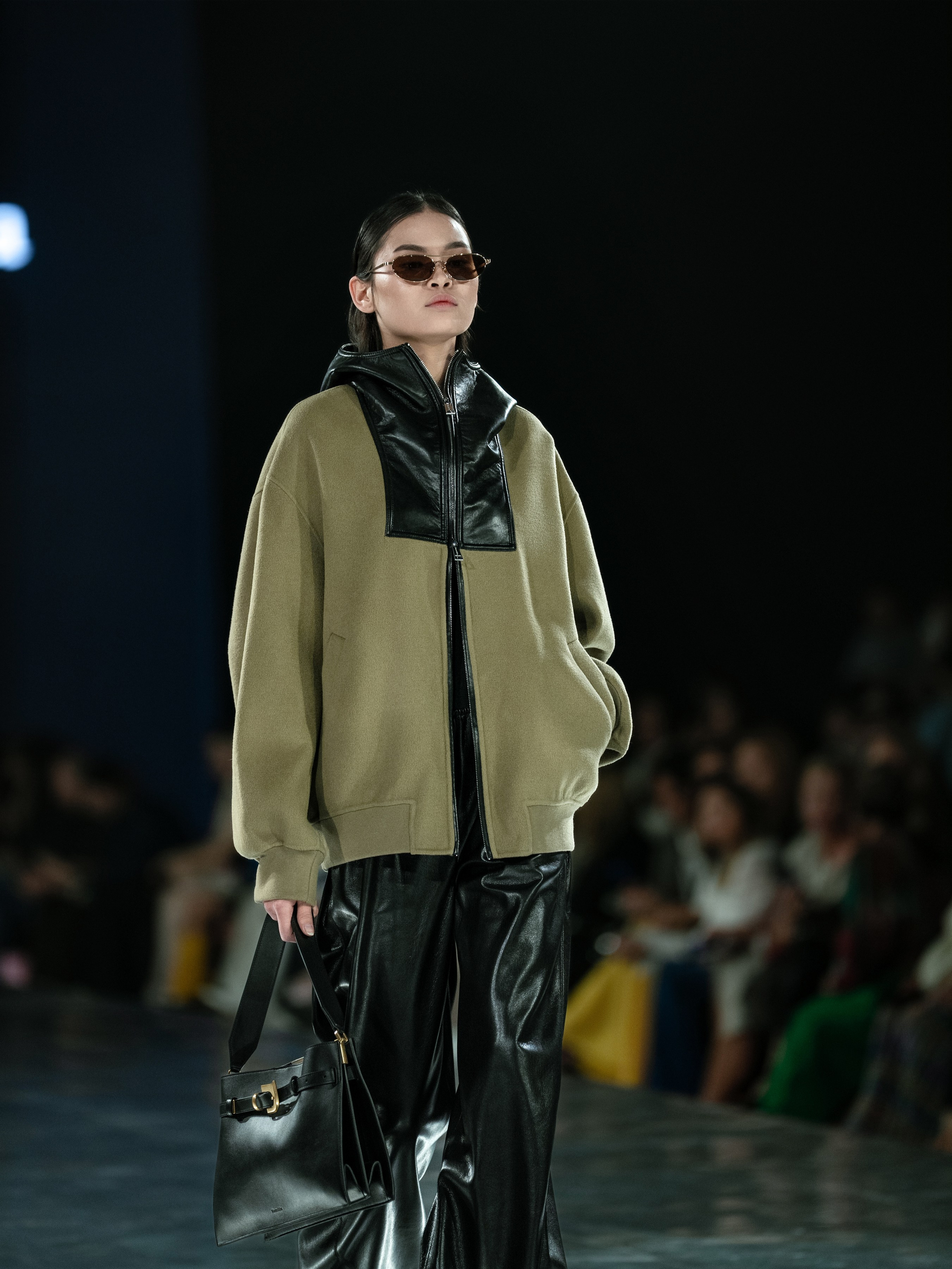 Visa Fashion Week Nanushka. Сайт Алматинского НЮ АРТ, будуар и фэшн фотографа Дениса Карпенко
