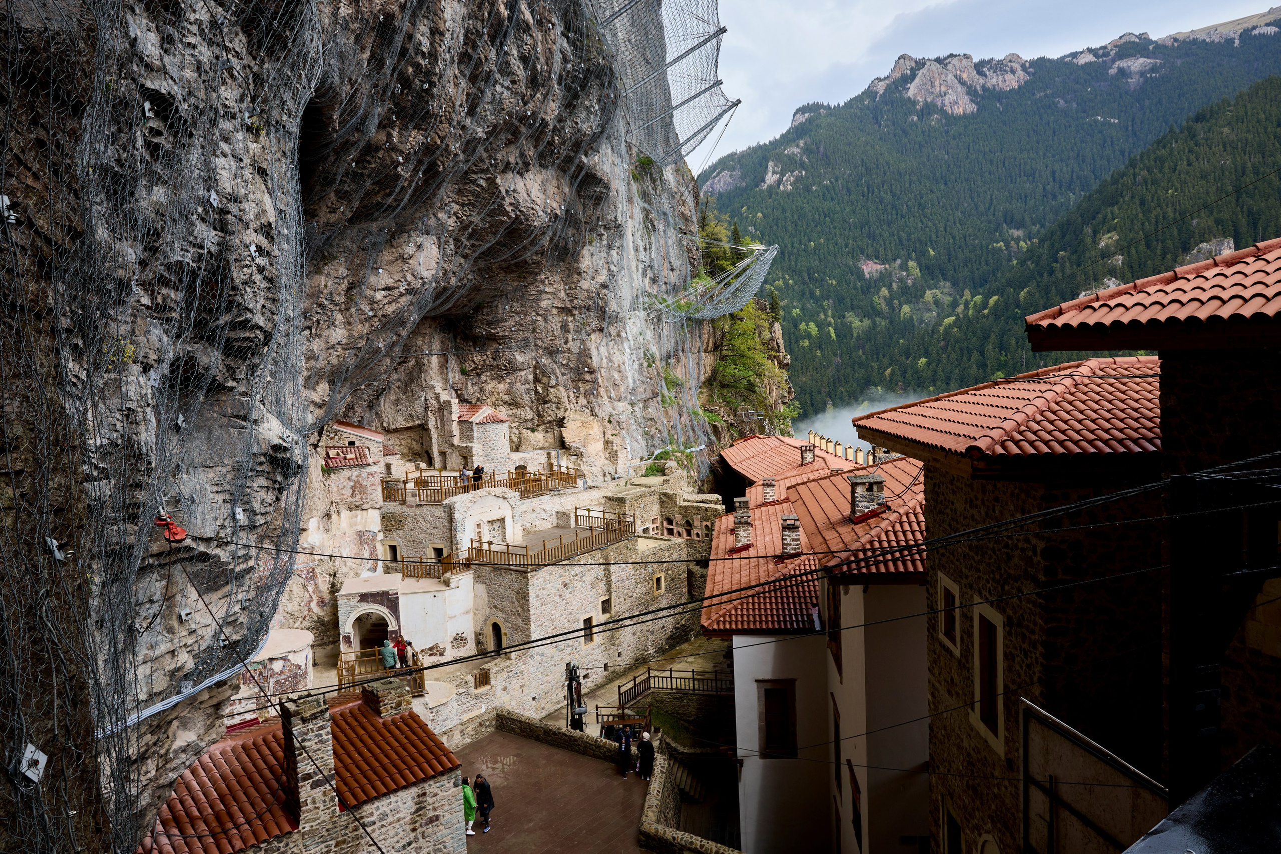 Трабзон — монастырь Сумела. Фото департамент круизного лайнера Астория Гранде