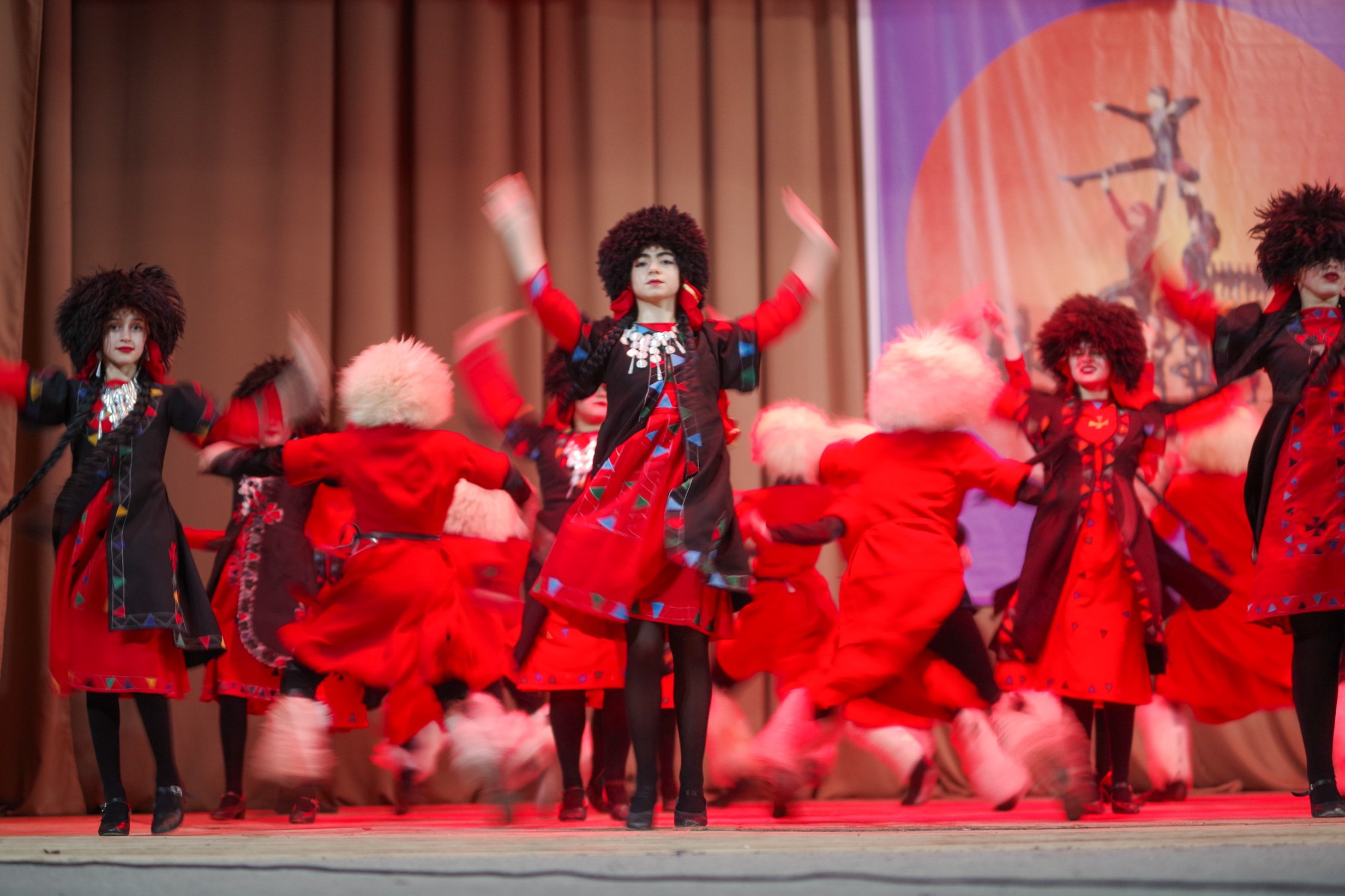 Грузинский танец. Портретный фотограф Денис Милютин