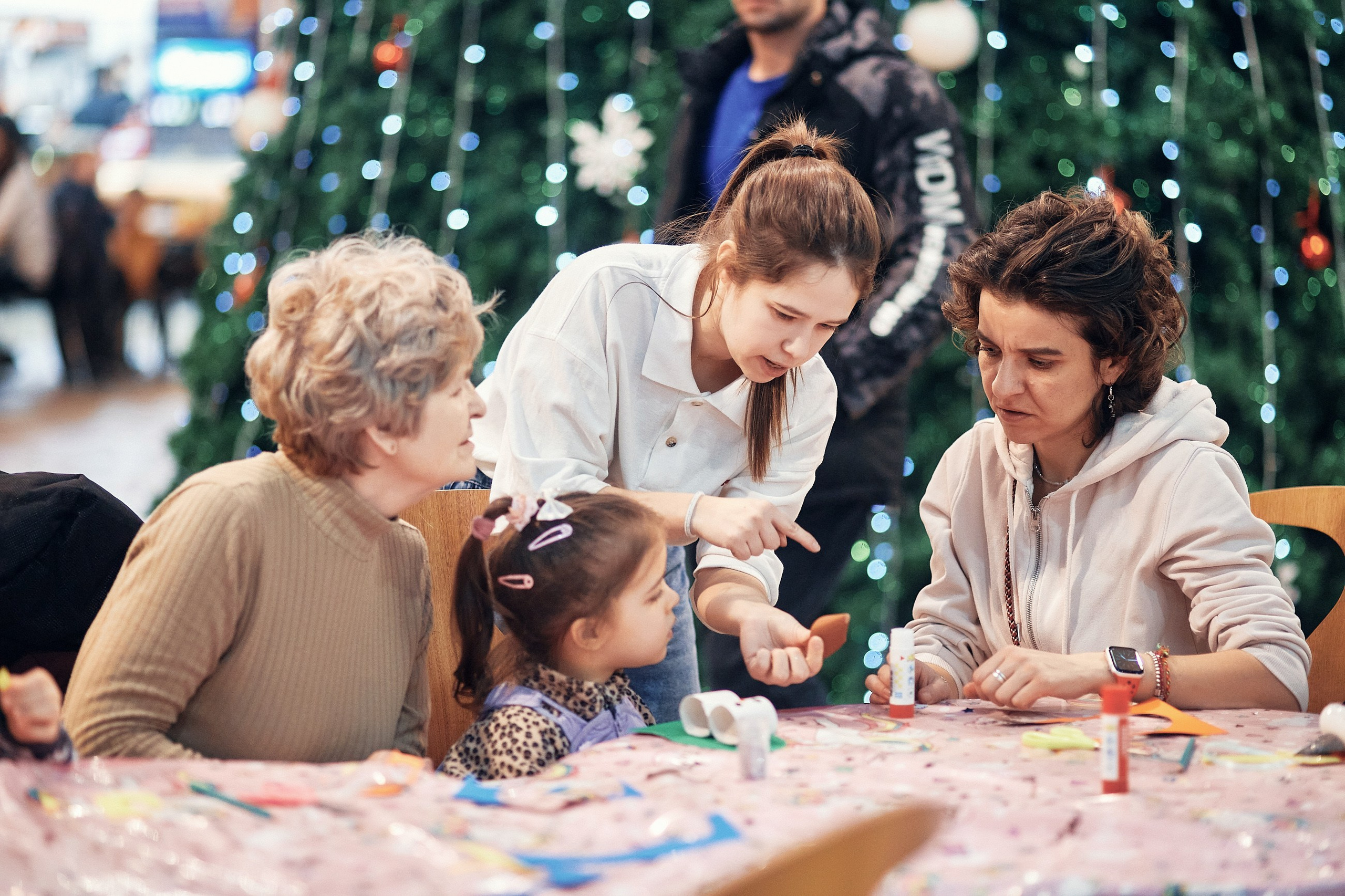Детский новогодний праздник в ТЦ Июнь. Семейный и репортажной фотограф в Красноярске и Москве Виктор Бабинцев