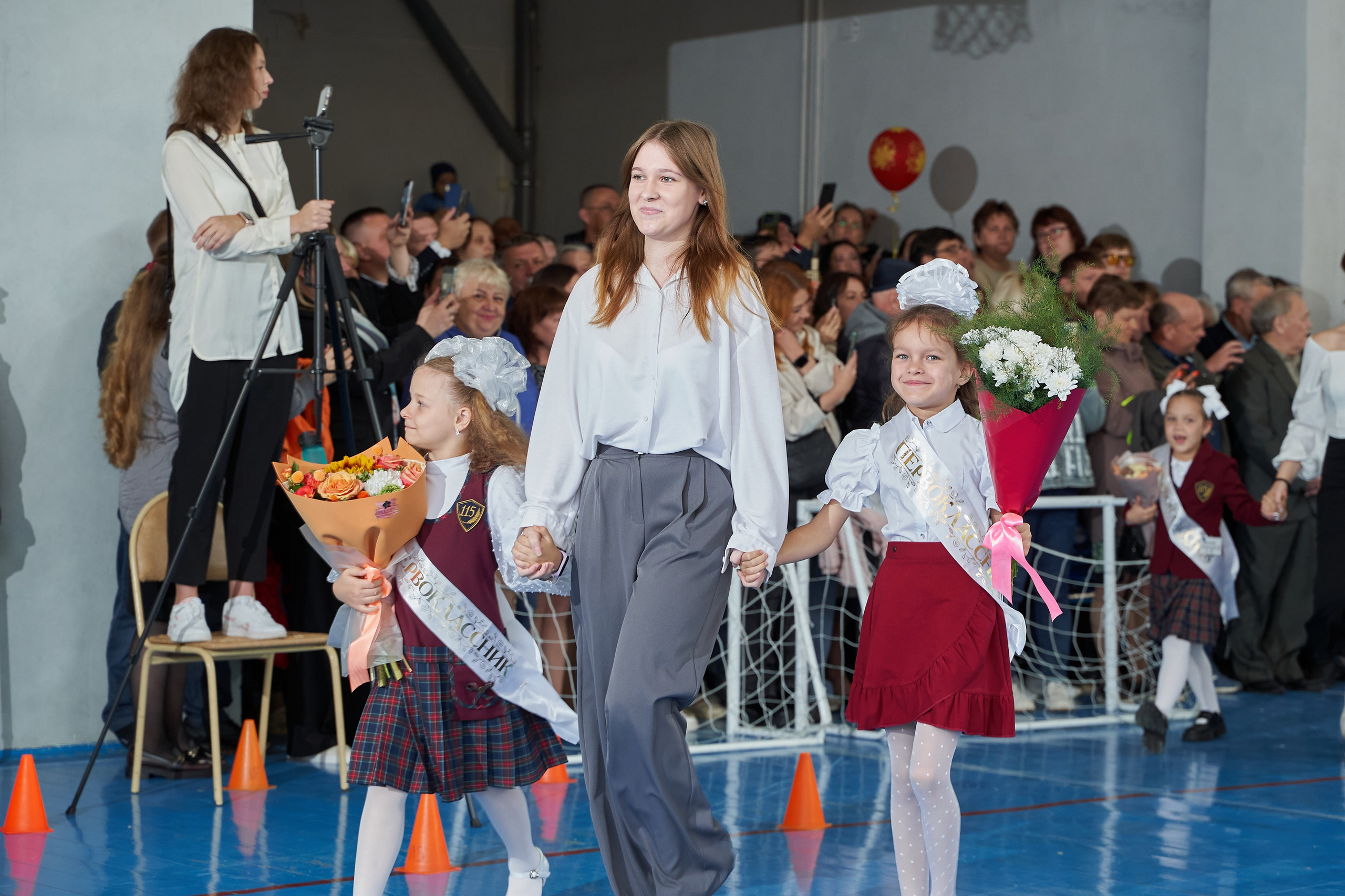 Школьная линейка 1 сентября. Выпускные альбомы в Екатеринбурге, от Анастасии Саловой