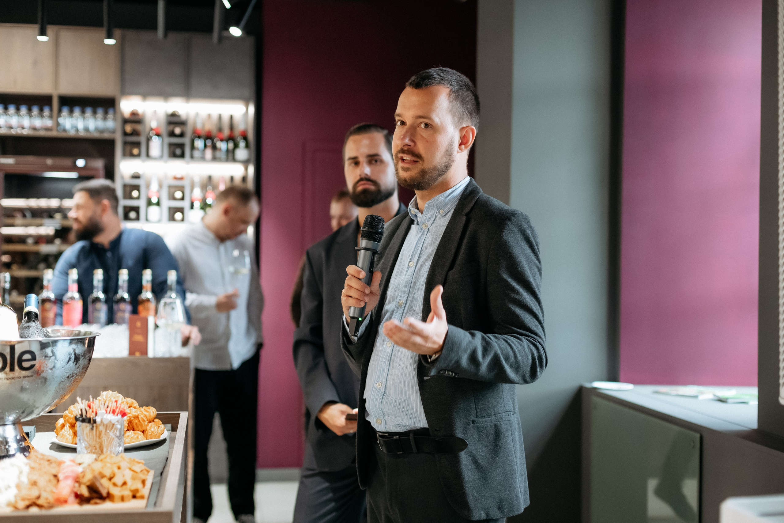 BY SIMPLE ВИНОТЕКА — ОТКРЫТИЕ. СВОИ. ФОТООТЧЕТЫ-СОБЫТИЯ-МЕСТА