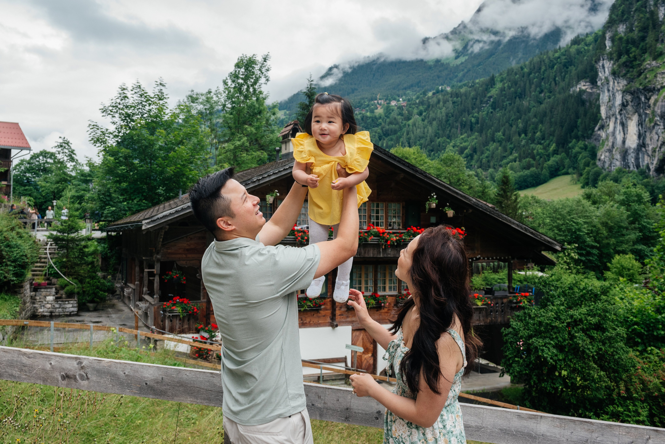 Bernice, Bryant and Kira (Lauterbrunnen, Switzerland). Photographer in Switzerland and Europe Anna Alekseenko