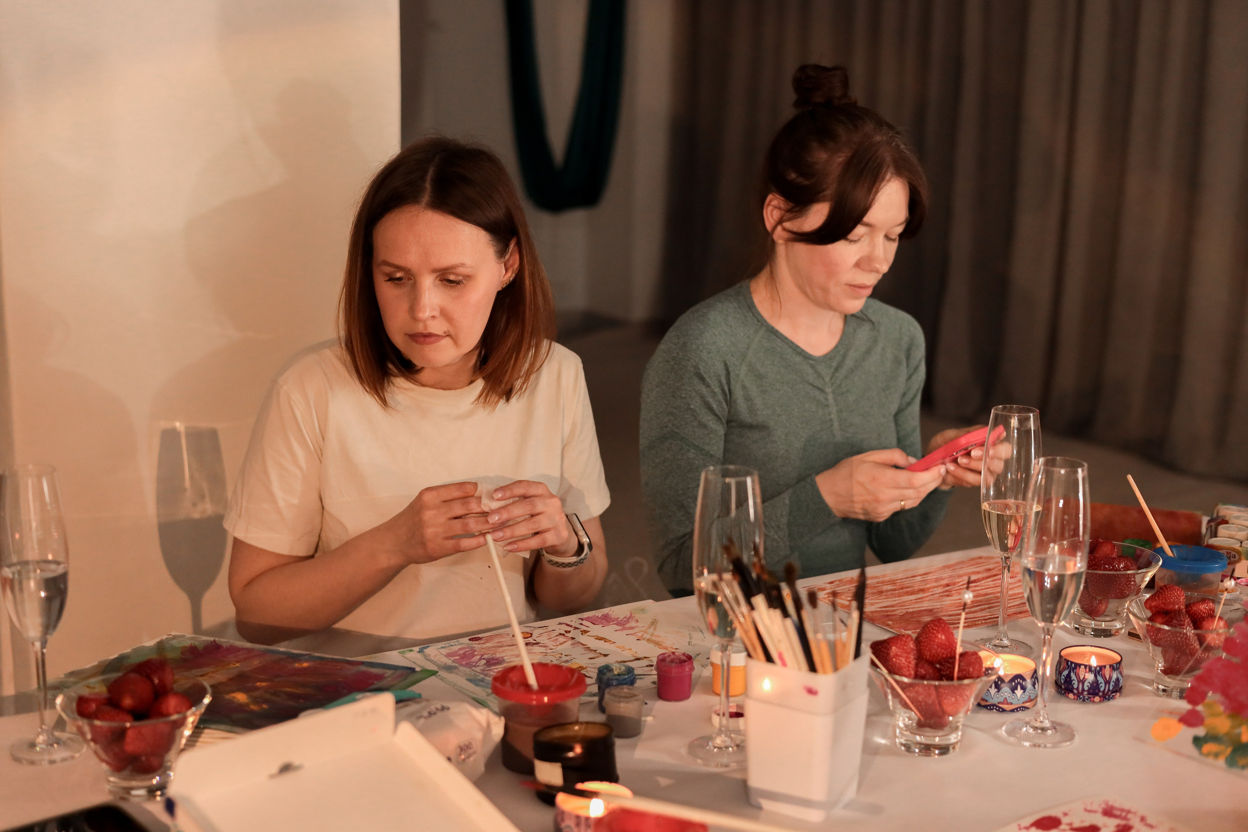 Арт-терапия + аэройога. Фотограф Надршина Лилия