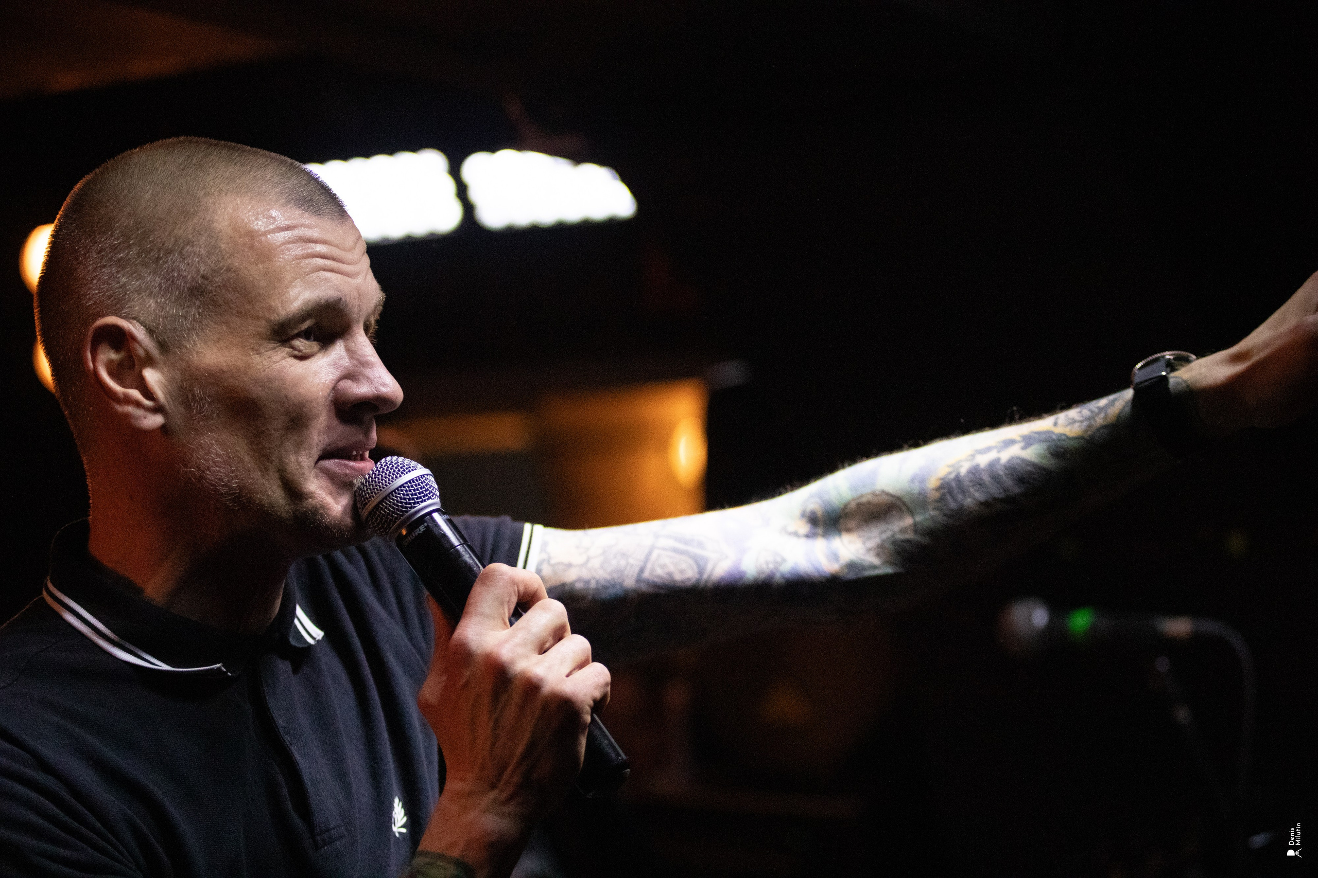 Рядом Ассенизаторы. Портретный фотограф Денис Милютин