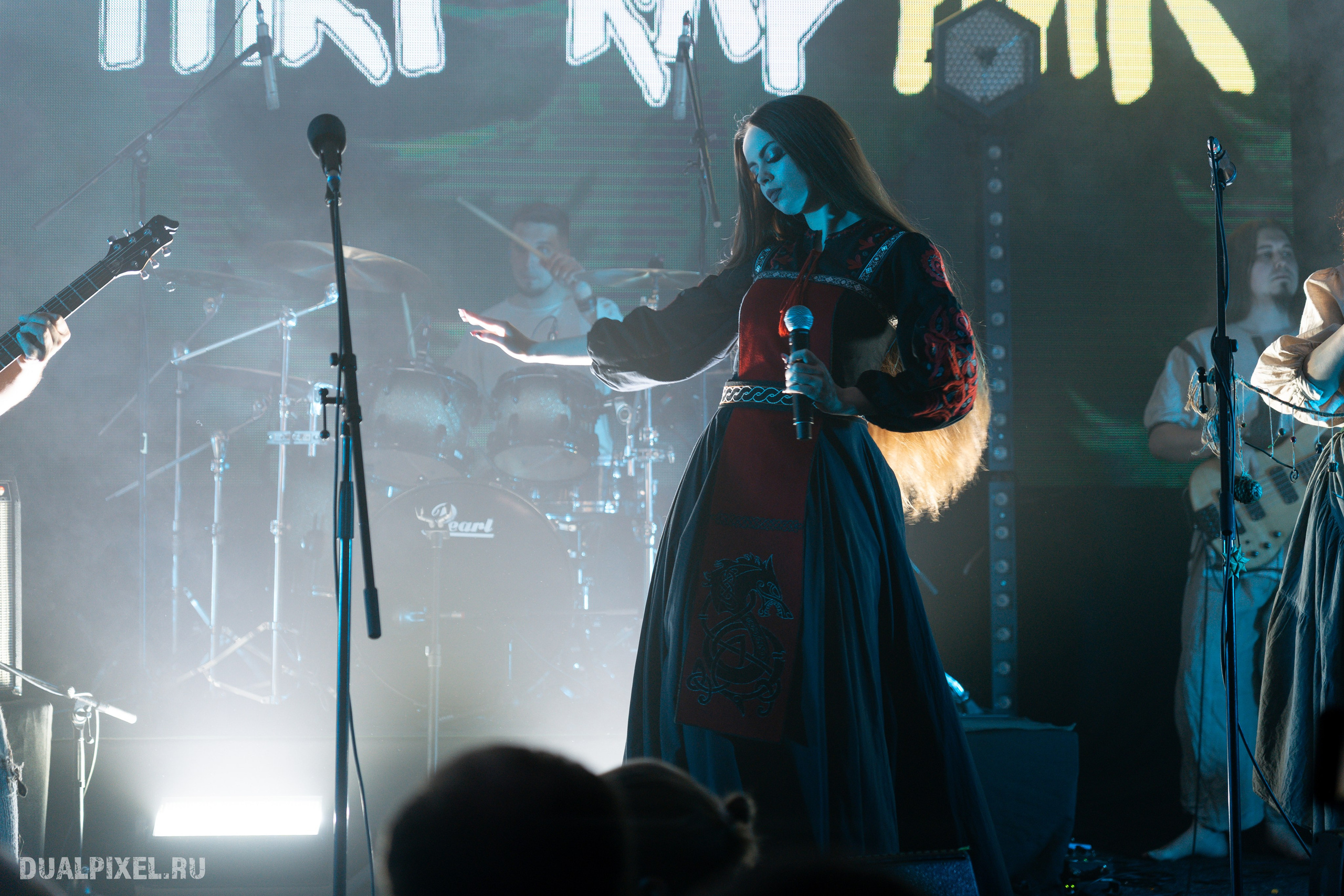 Тролль гнёт ель. Магия музыки в кадре: Концертная Фотография