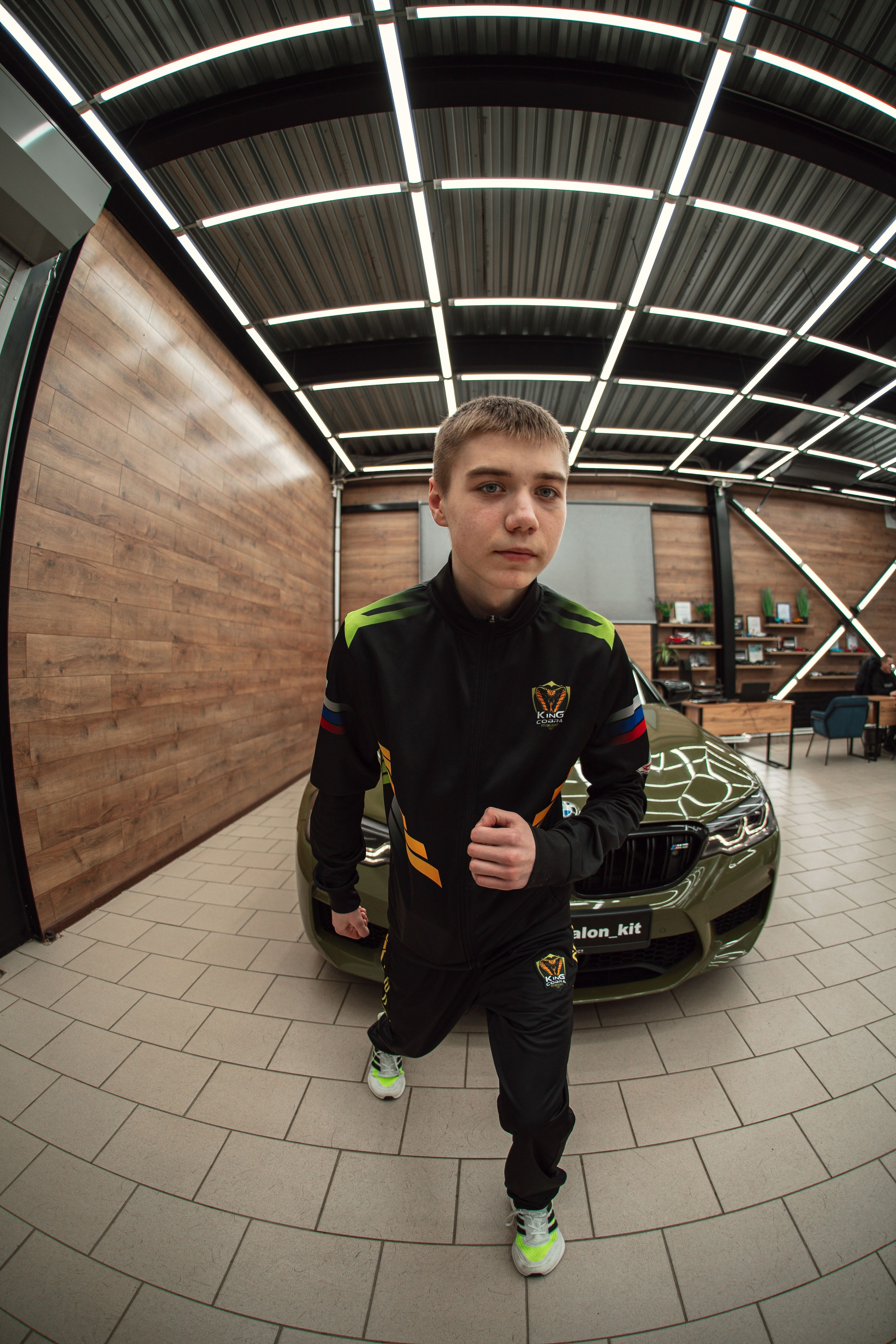 Автосалон КИТ и спортивная команда KINGCobra фотосессия. Бизнес фотограф Ижевск — Назаров Роман