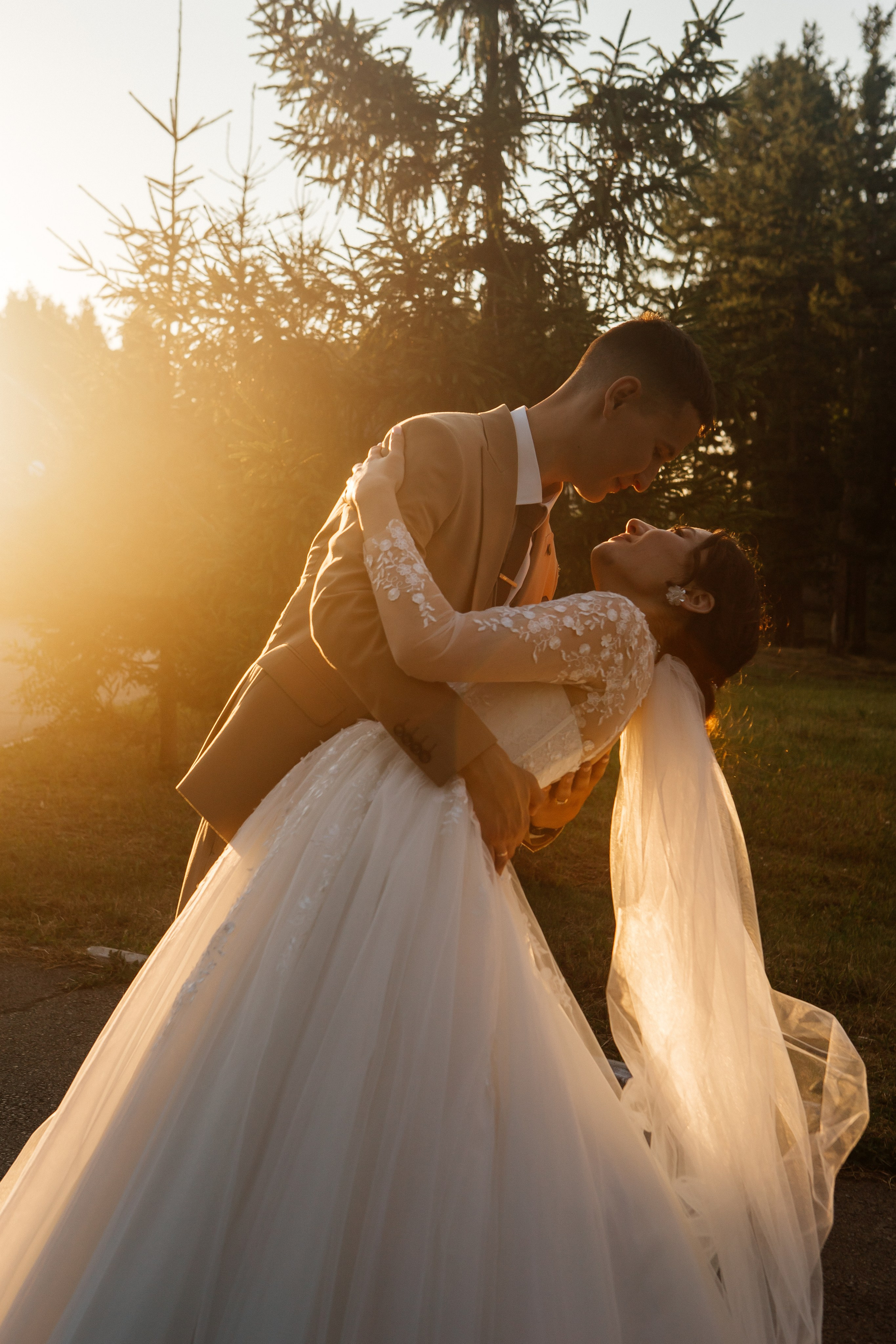 Свадьба в Динопарке. Свадебный фотограф Виктория Чуйко Магнитогорск. Визуал для бизнеса