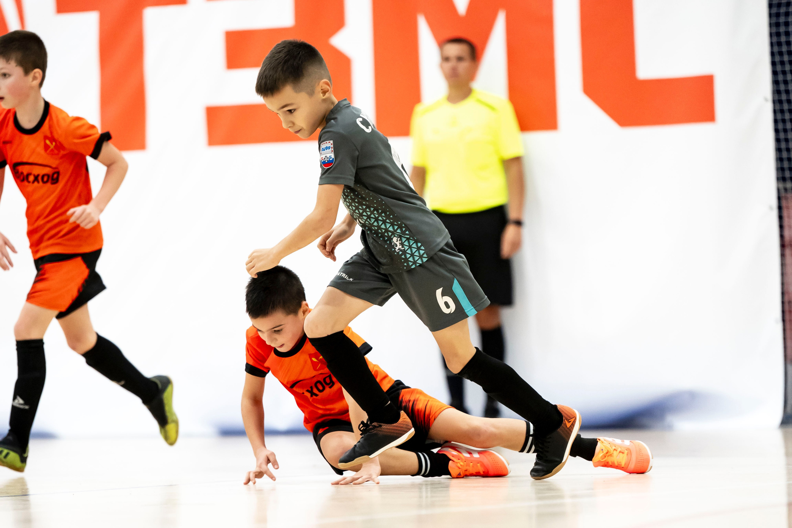 Всероссийский турнир по мини футболу FUTSAL KIDS TROPHY 2025. Спортивный фотограф в Туле и Тульской области. Файсханова Фото Спорт