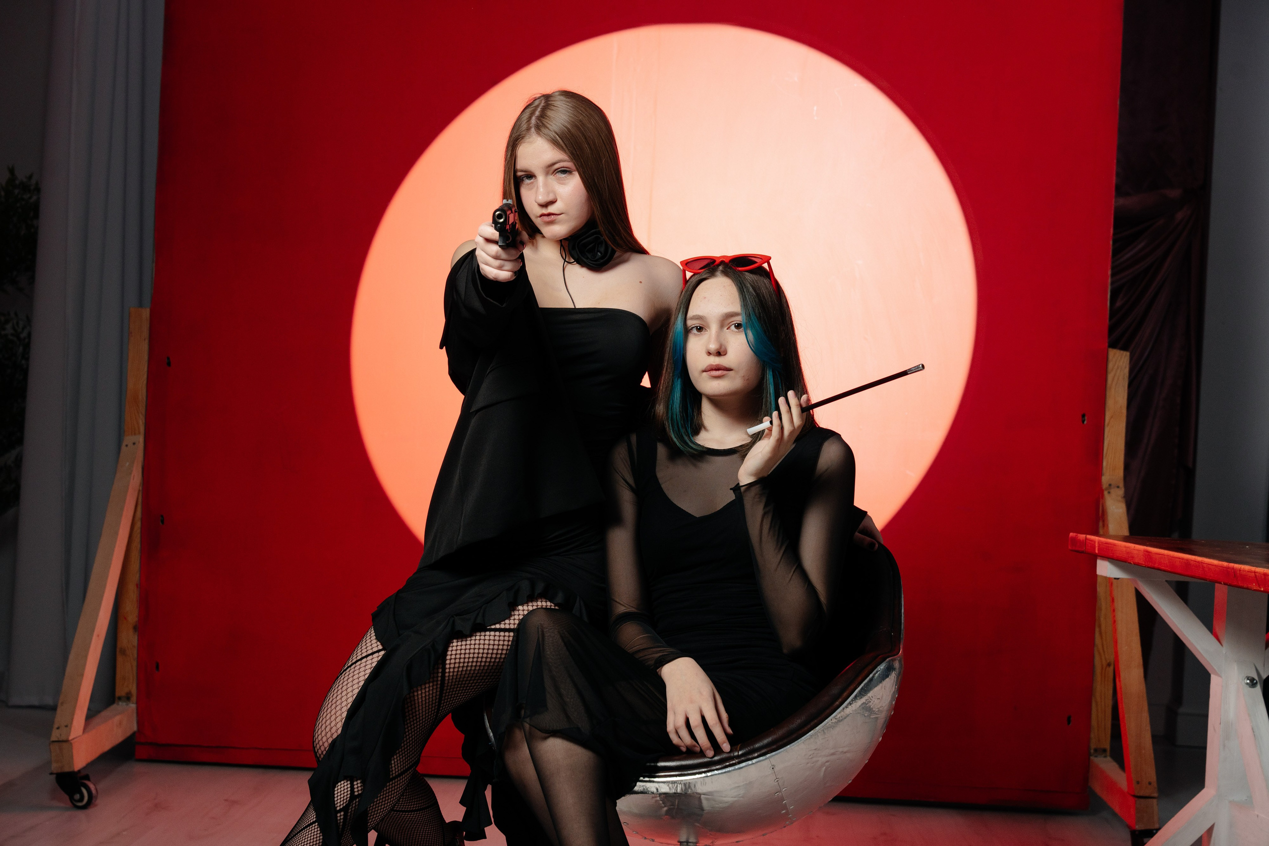 По двое. Выпускные альбомы в Нур-Султане (Астана) и по всему Казахстану