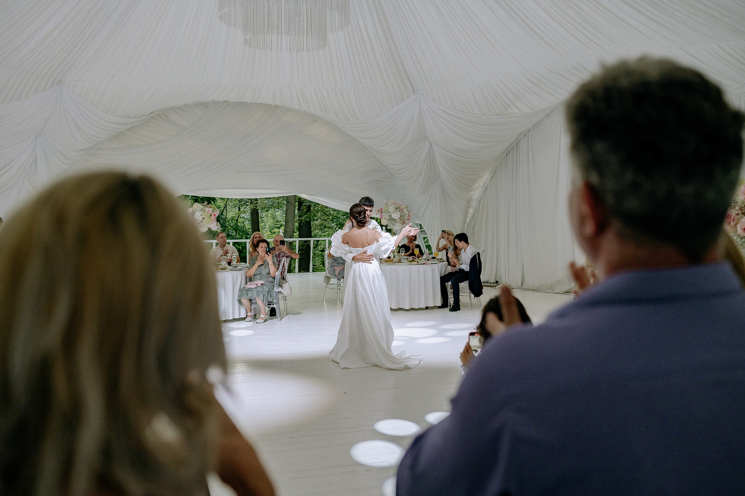 Первый танец молодых в усадьбе Суханово