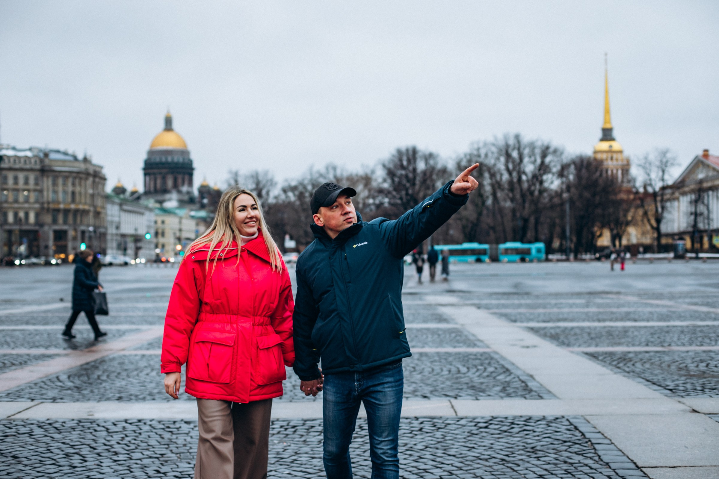 Роман и Ирина в декабре. Фотопрогулка в Петербурге. Индивидуальный и семейный фотограф в Санкт-Петербурге