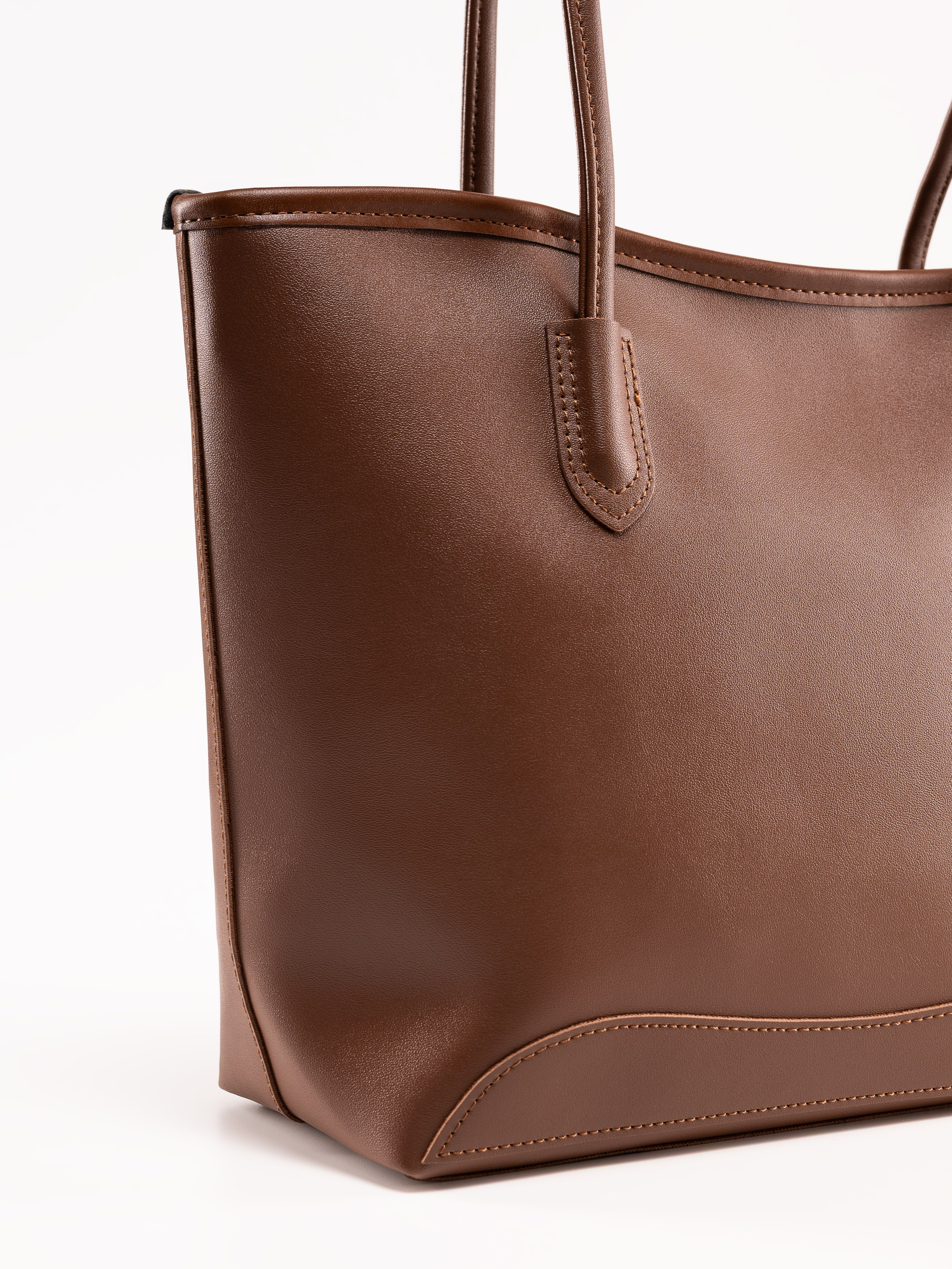 Q Сумки-тоут женские предметка серия 2. Предметный фотограф, фото для маркетплейсов Пятигорск, КМВ