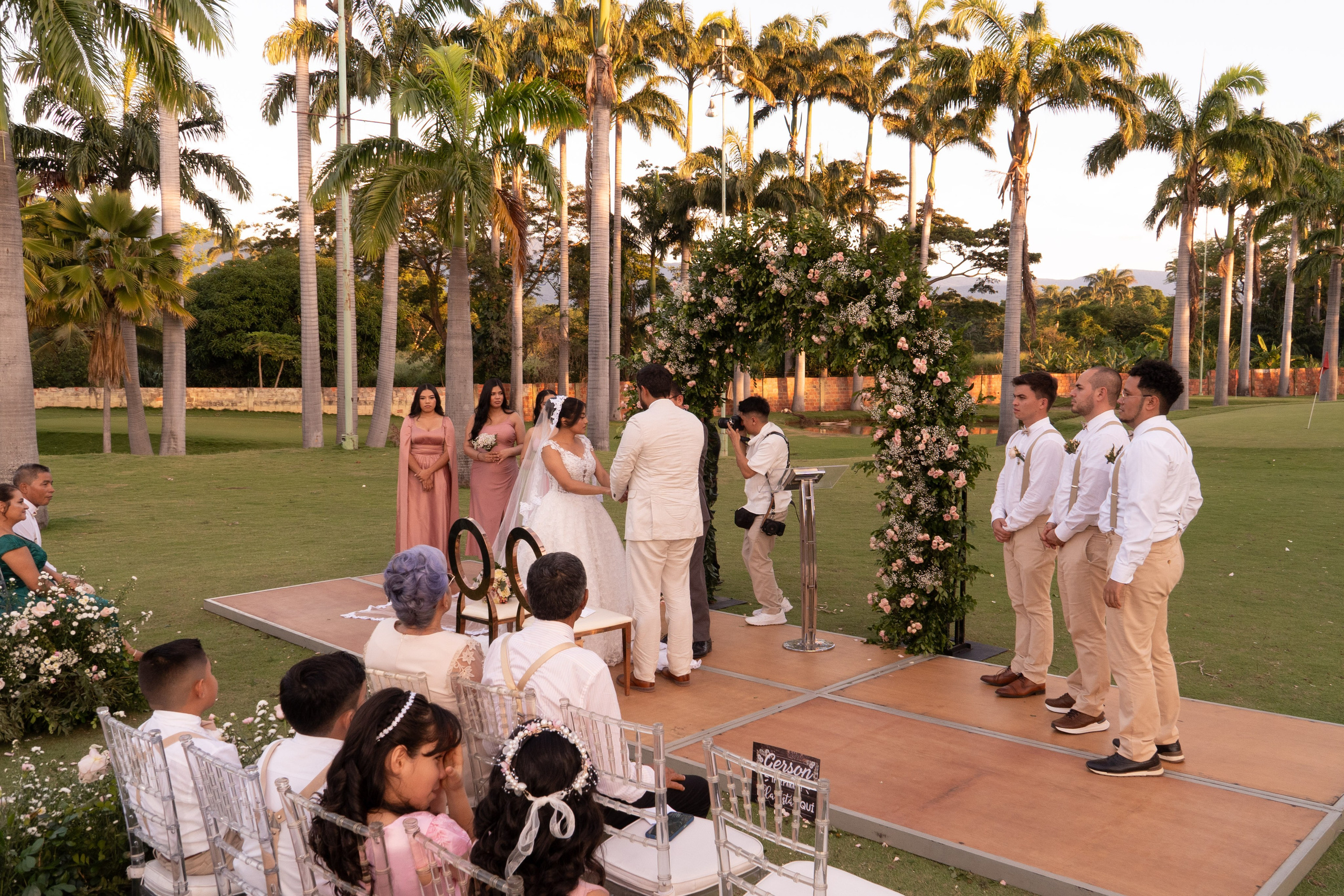 Carola & Gerson. Wedding Photographer in Barcelona and Medellin