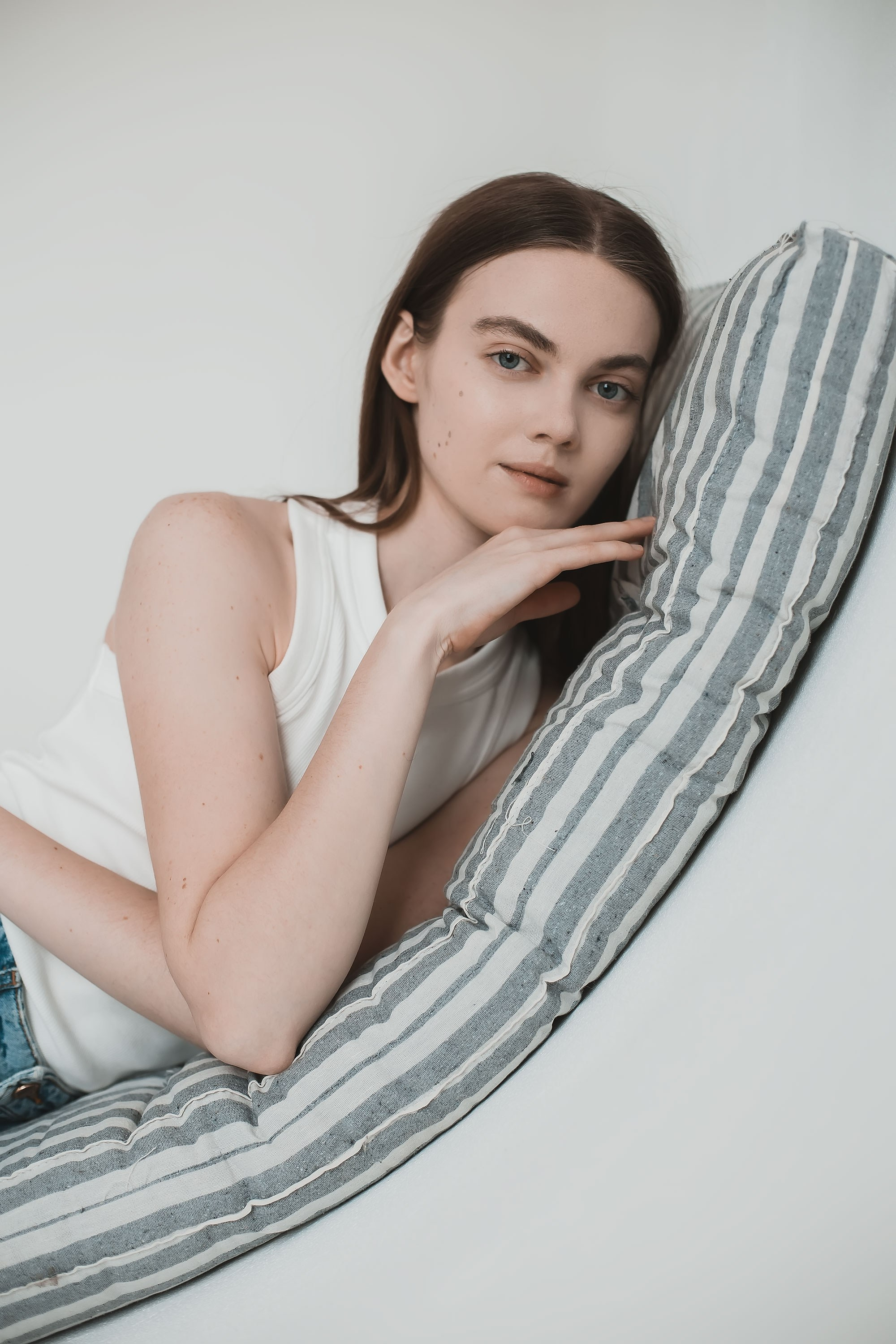 Минималистическая съёмка на матрасе. Семейный, индивидуальный фотограф в Москве Ангели Марина