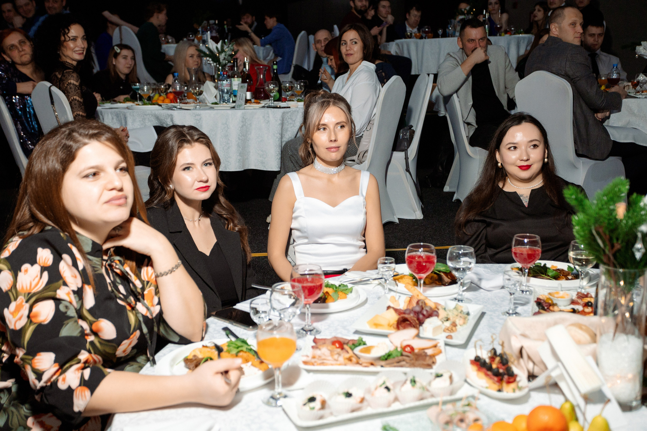 РЕПОРТАЖ: НОВЫЙ ГОД В ДК МЕТАЛЛУРГ. Профессиональный фотограф в Ижевске Леша Петров