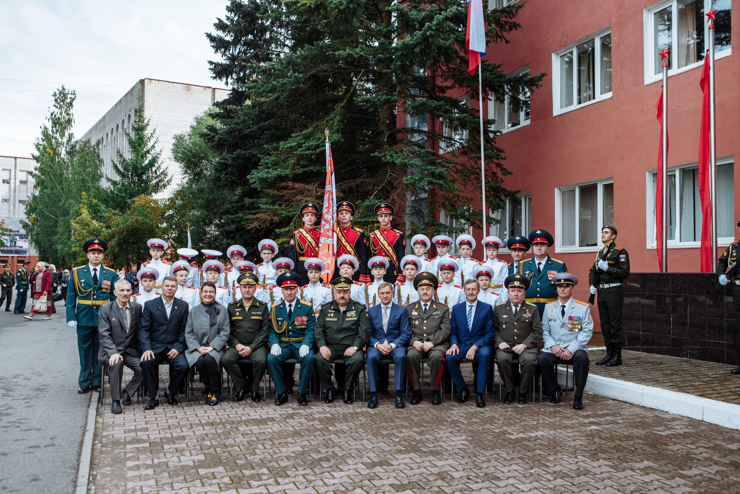 Фото выпускного кадетского училища