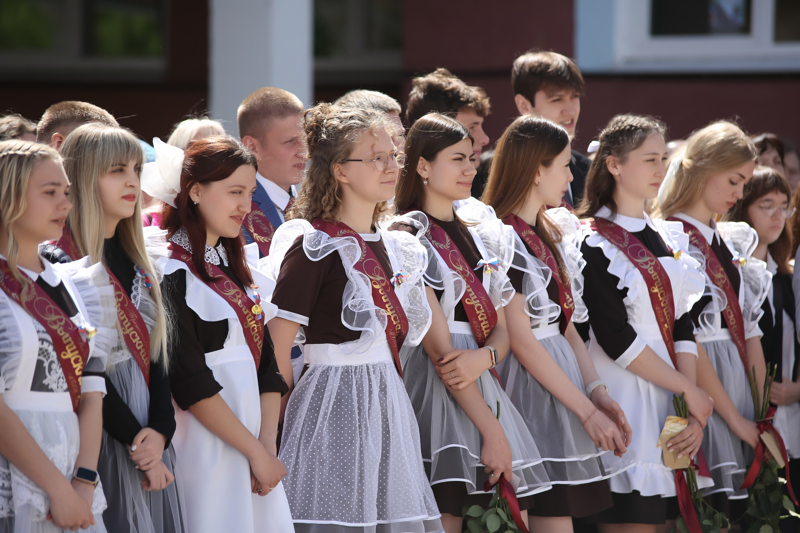 ЛИНЕЙКА «ПОСЛЕДНИЙ ЗВОНОК» 9 ШКОЛА 2024 г МЦЕНСК. ТВОЙ АЛЬБОМ / ТВОИ ПРАВИЛА