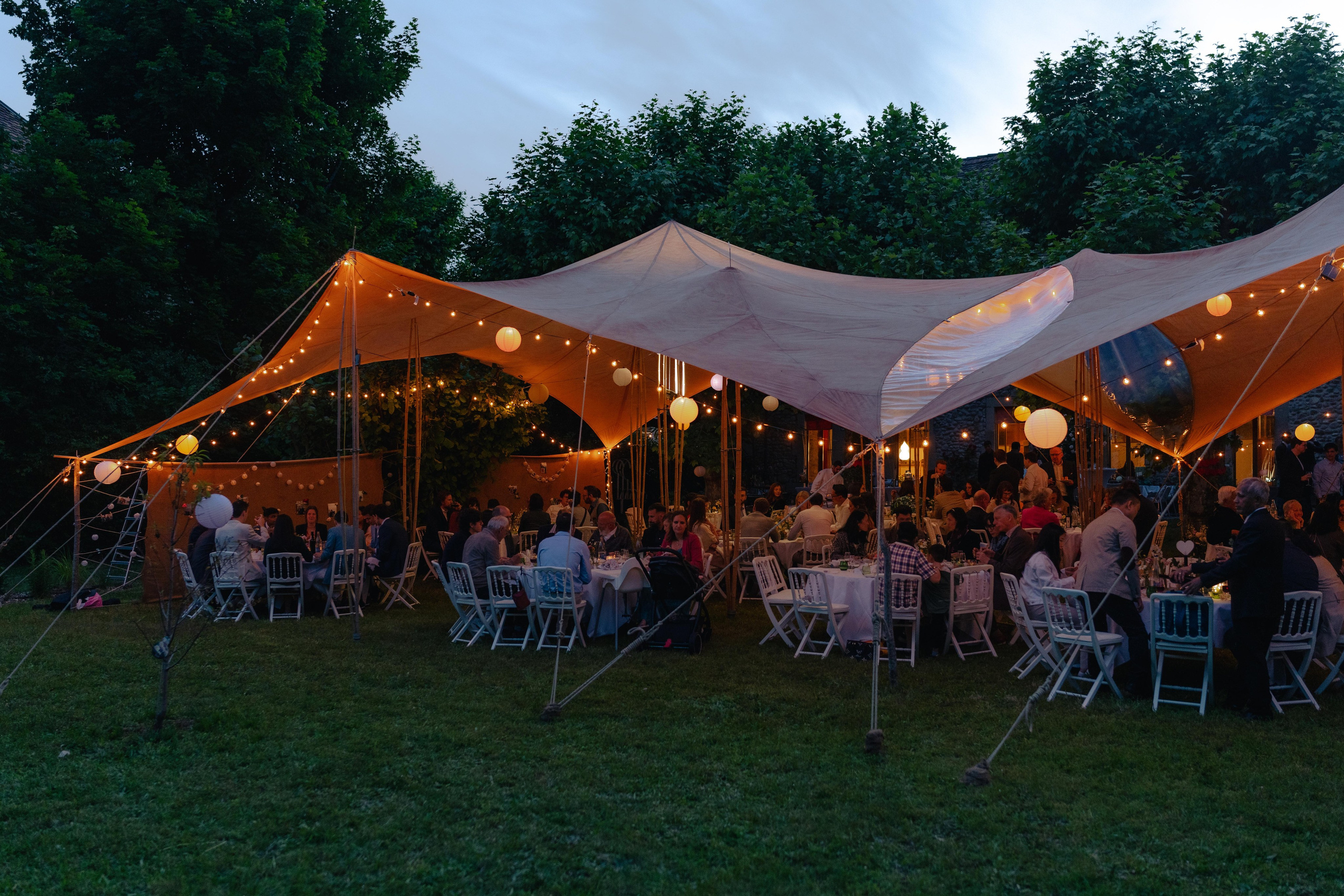 Nhi & Samuel | courtyard. Photographe de Mariage Professionnelle — Genève & Suisse Romande | Tanya Creator