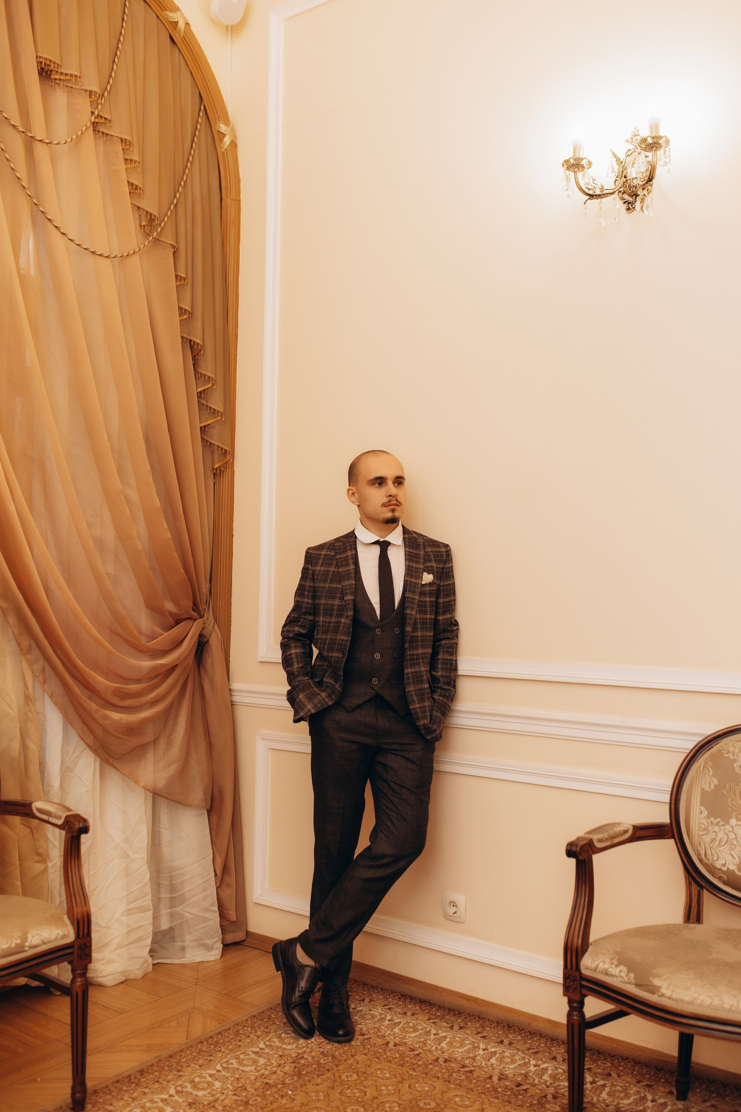 Свадебная фотосессия в загсе Петроградского района и прогулка. Фотограф в Санкт-Петербурге Разиля Идиятуллина