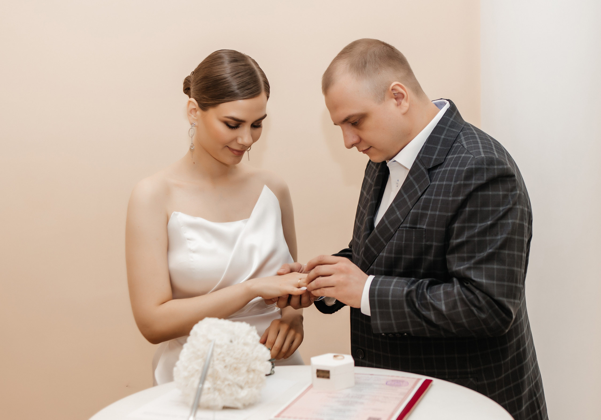 Олег & Катя | 14.04.23. Свадебный и семейный фотограф в Омске Евгения Хакимова