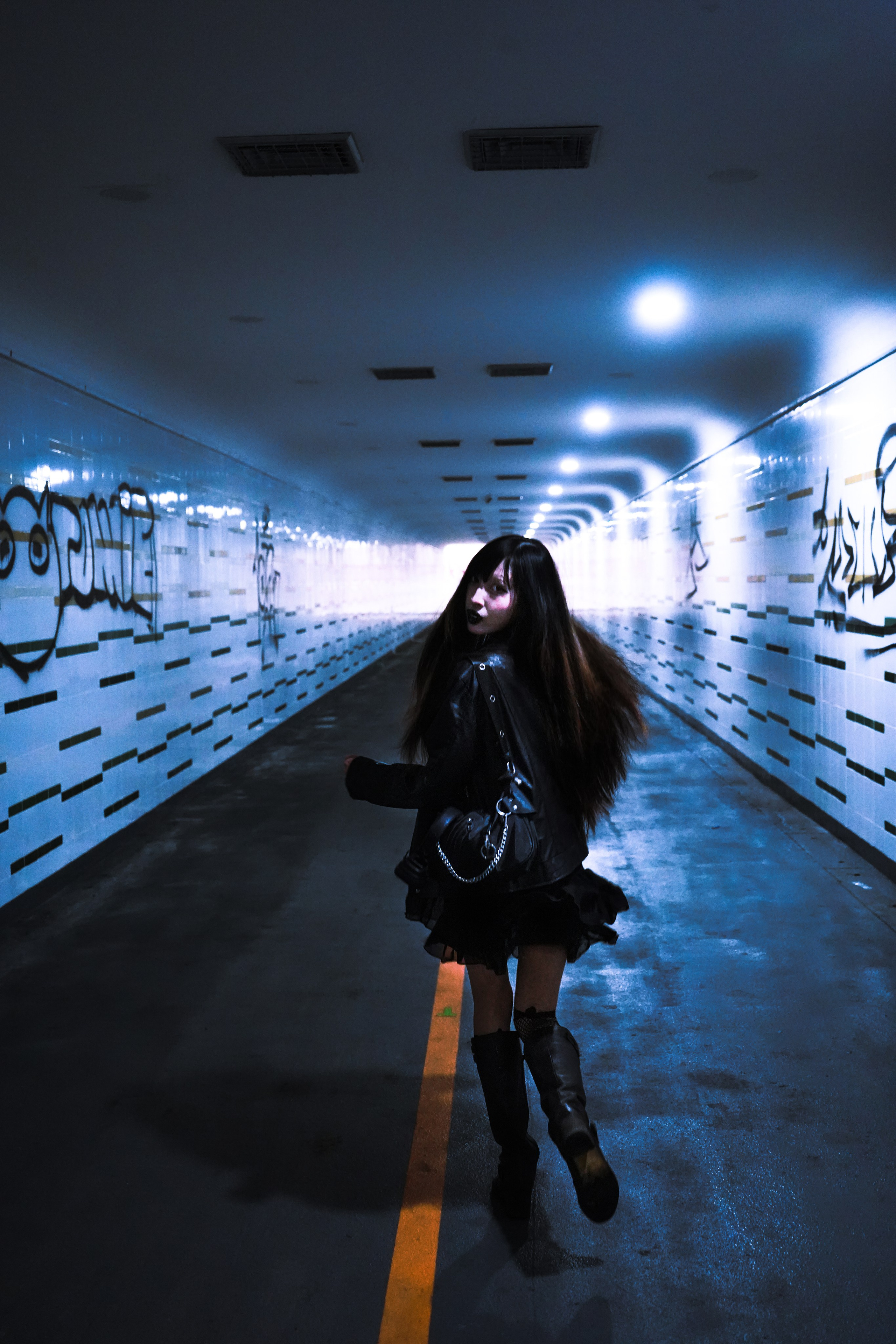 Nonsri School Tunnel. Photographer in Vladivostok, Taisiya