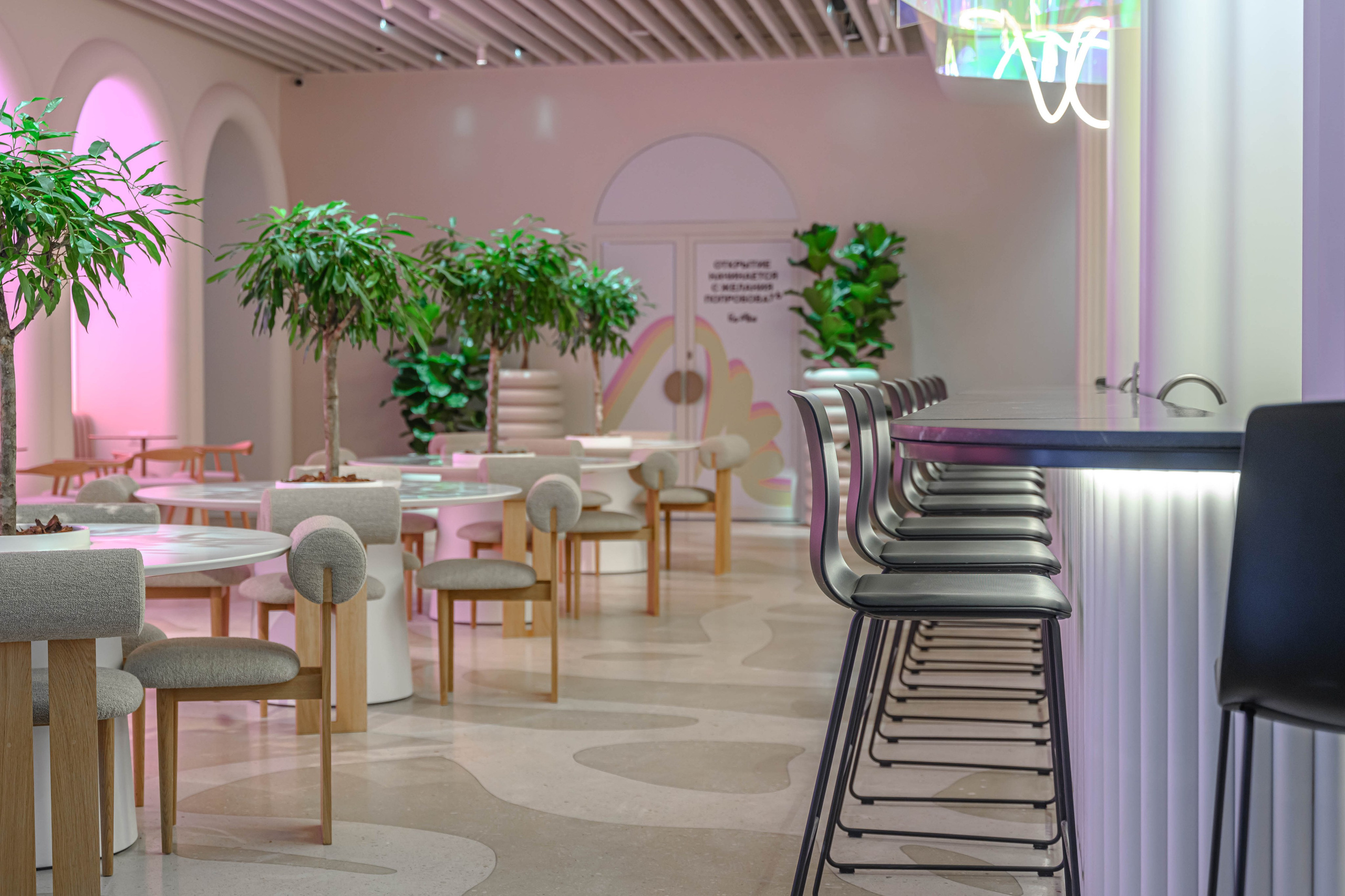 Фотосъемка мебели кофейни в холле аппартаментов Well. Интерьерный и репортажный фотограф в Санкт-Петербурге