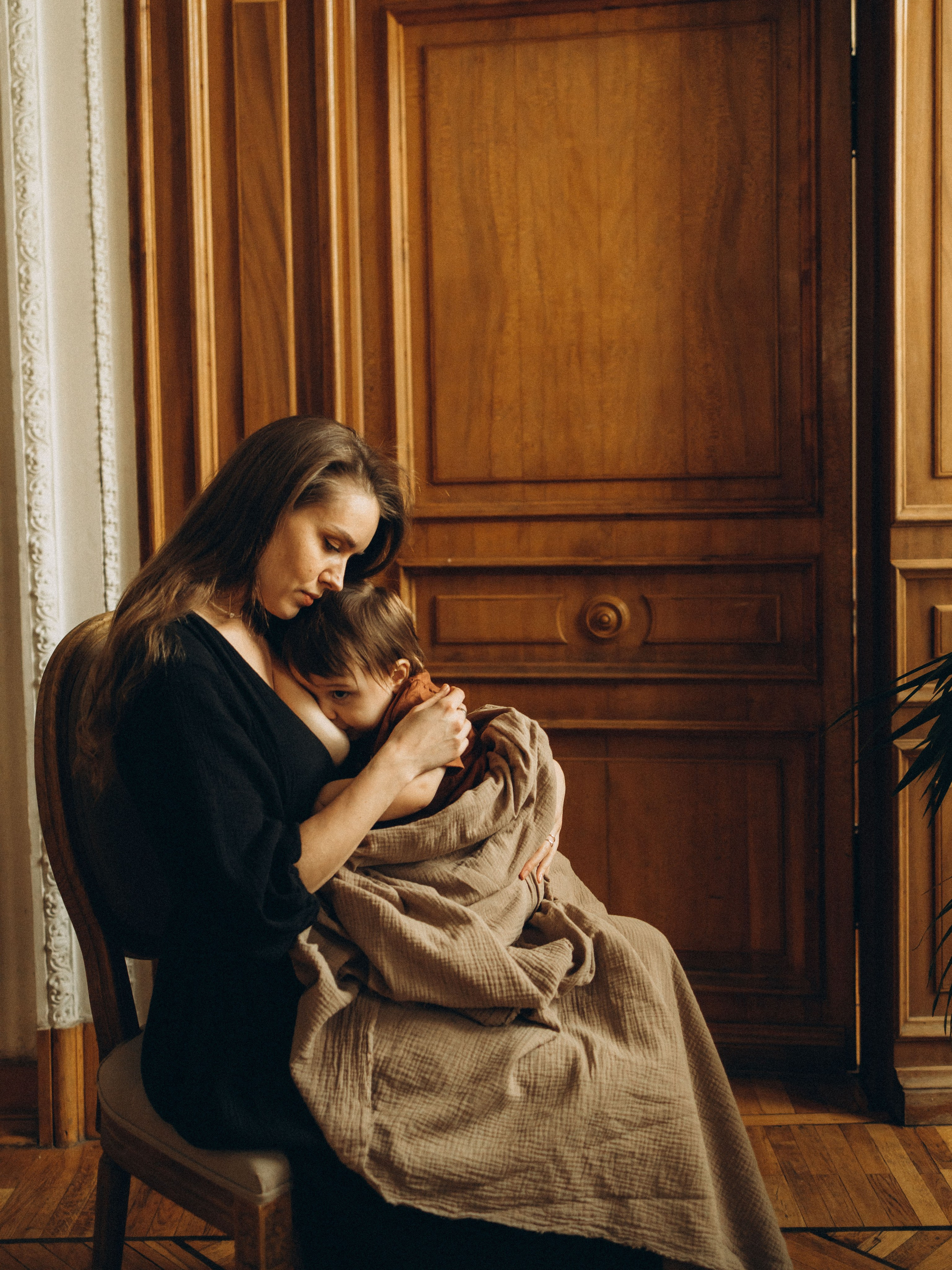 Лана и Серёжа. Библиотека. Фотограф Дарья Соколовская