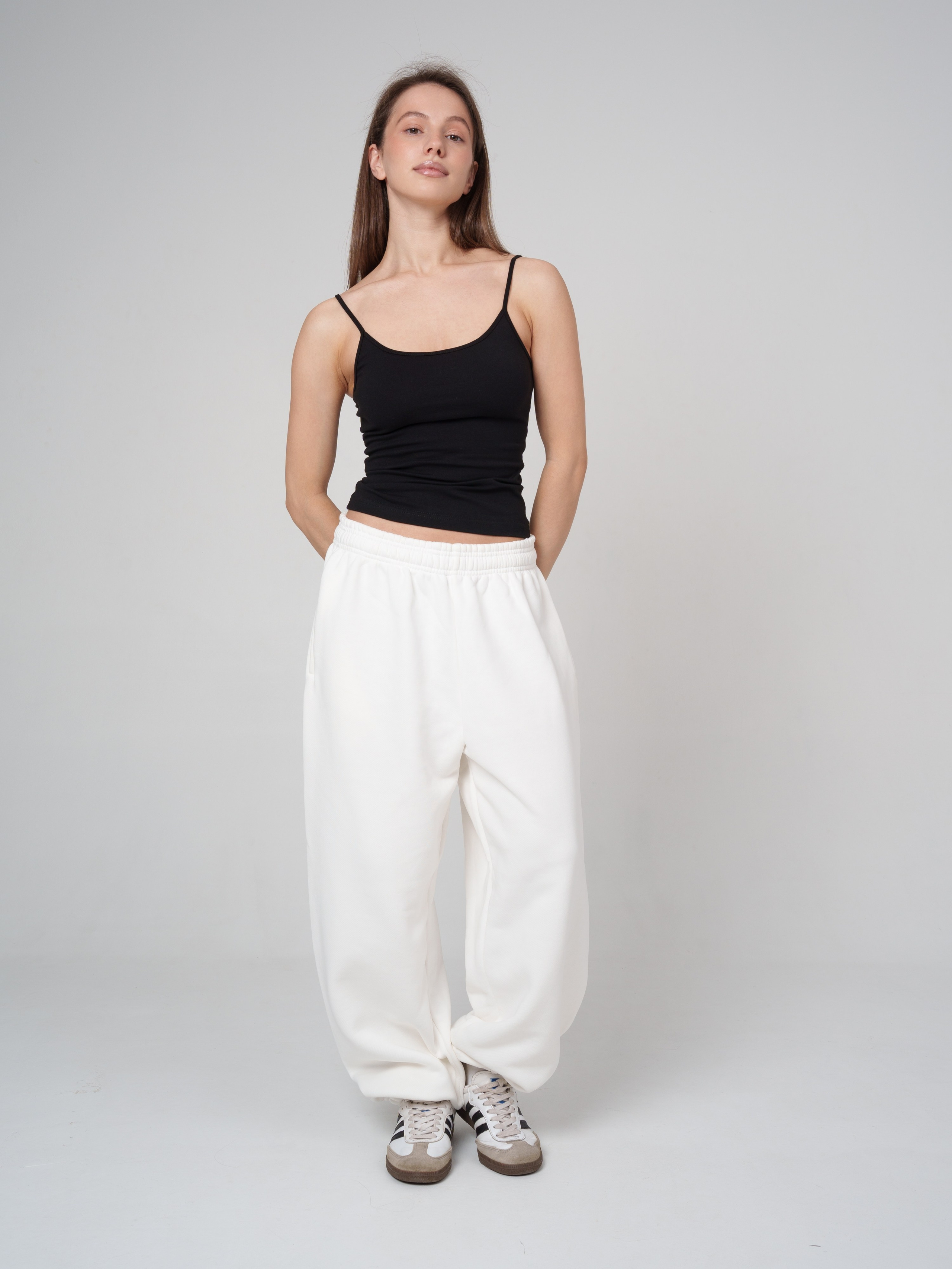 Топы на сером фоне. Иван Упоров — фотограф, рилсмейкер чебоксары