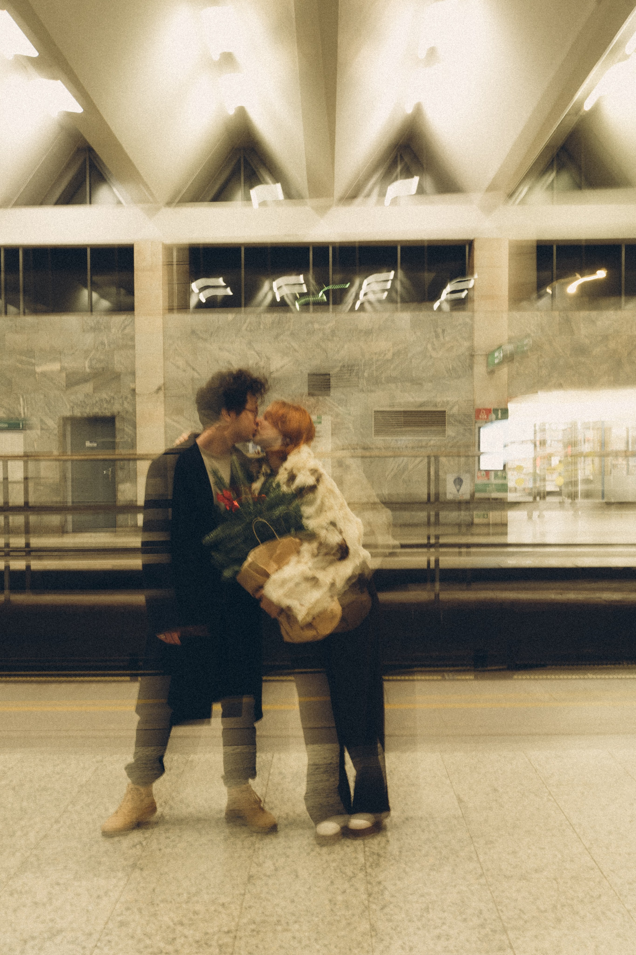 НОВОГОДНЯЯ ФОТОСЕСИИЯ ПАРЫ В МЕТРО ЛЮБОВЬ. Профессиональный фотограф, Санкт-Петербург — Виктория Богомолова