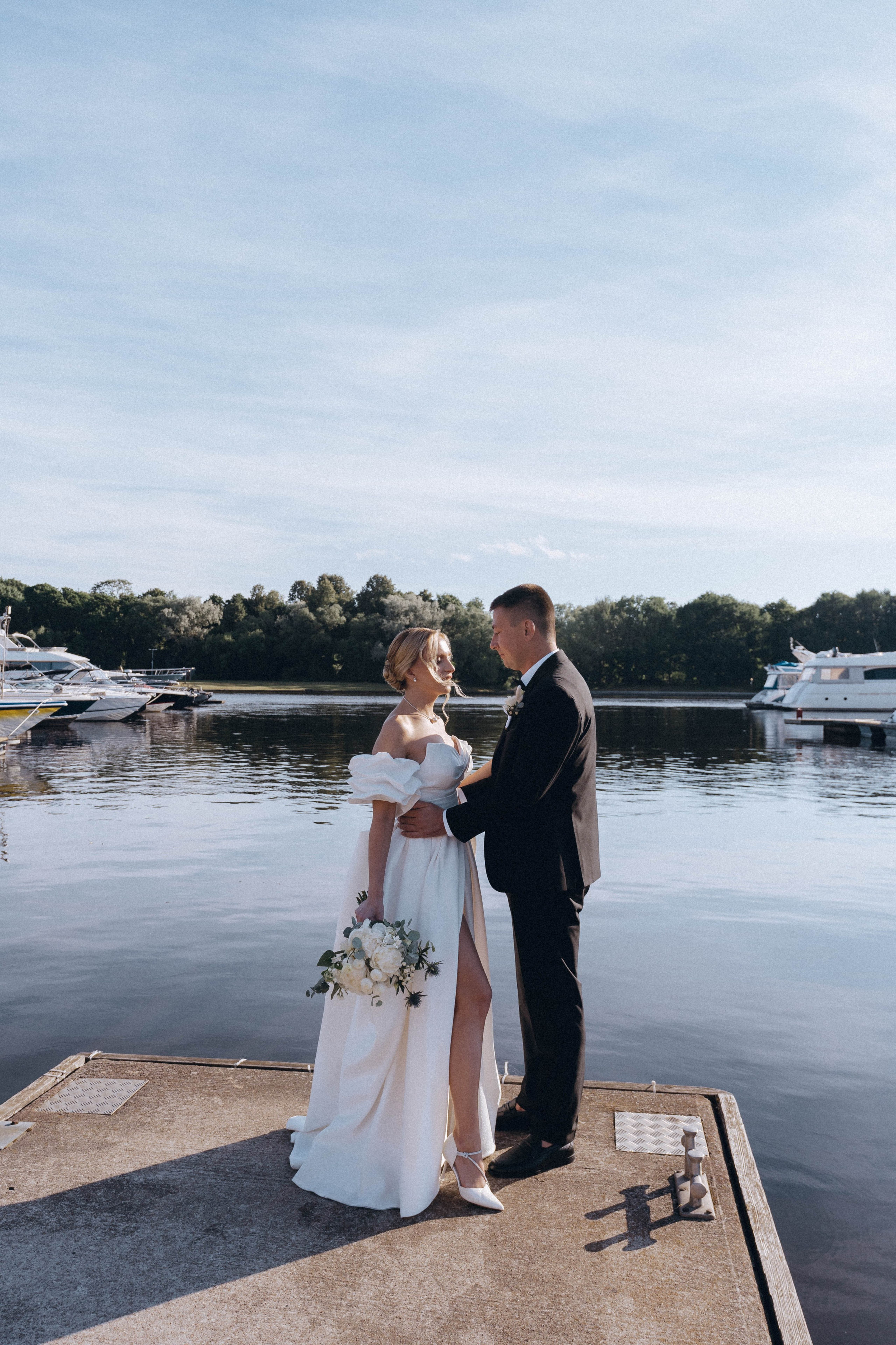 СВАДЕНБНАЯ СЬЕМКА НА КАТЕРЕ ПО КАНАЛАМ САНКТ-ПЕТЕРБУРГА И В АКВАТОРИИ НЕВЫ. Профессиональный фотограф, Санкт-Петербург — Виктория Богомолова