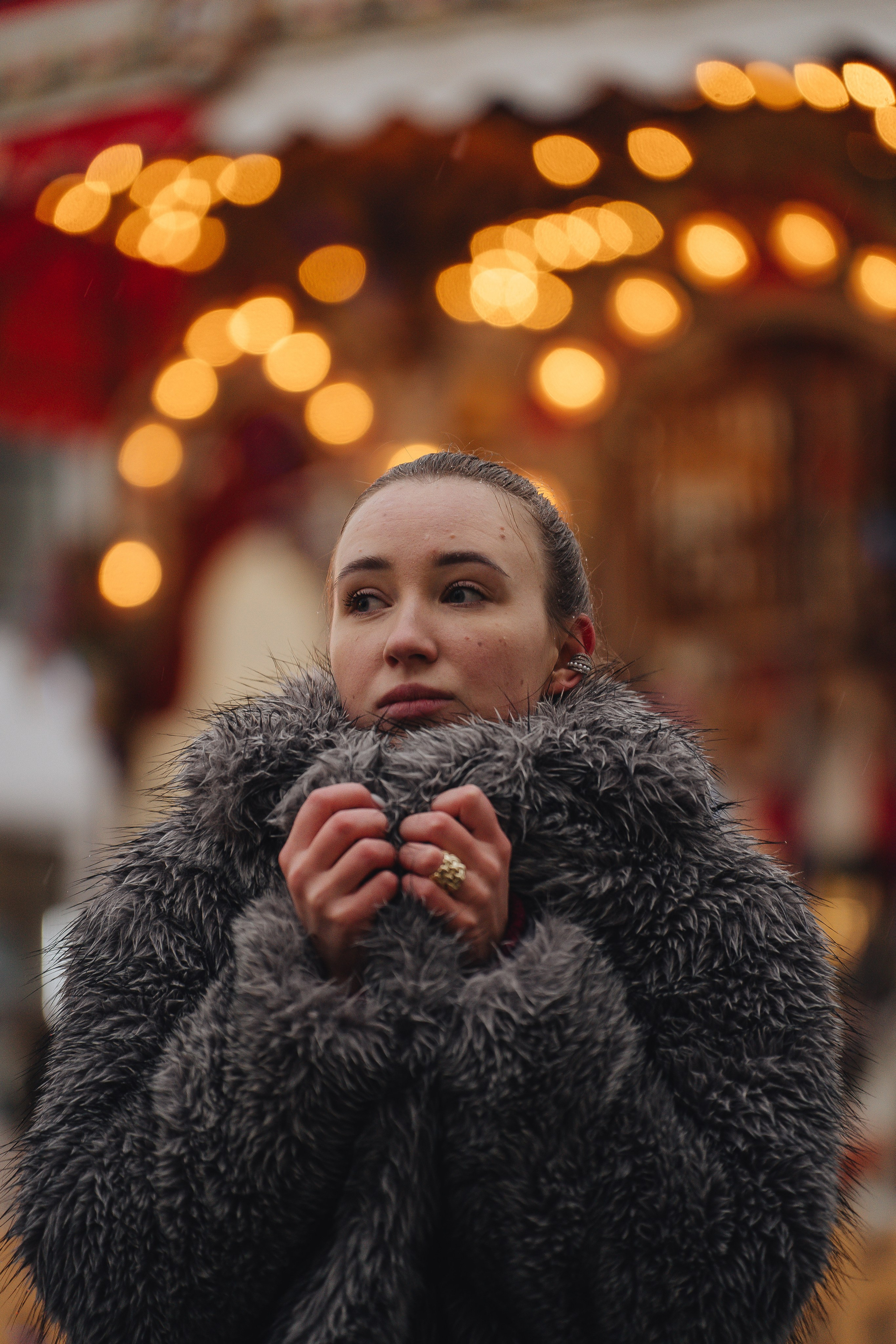 ПРОГУЛКА НА МАНЕЖНОЙ ПЛОЩАДИ ДЛЯ ДЕВУШКИ ПЕРЕД НОВЫМ ГОДОМ (НОВОГОДНЯЯ ФОТОСЕССИИЯ НА МАНЕЖНОЙ ПЛОЩАДИ). Профессиональный фотограф, Санкт-Петербург — Виктория Богомолова
