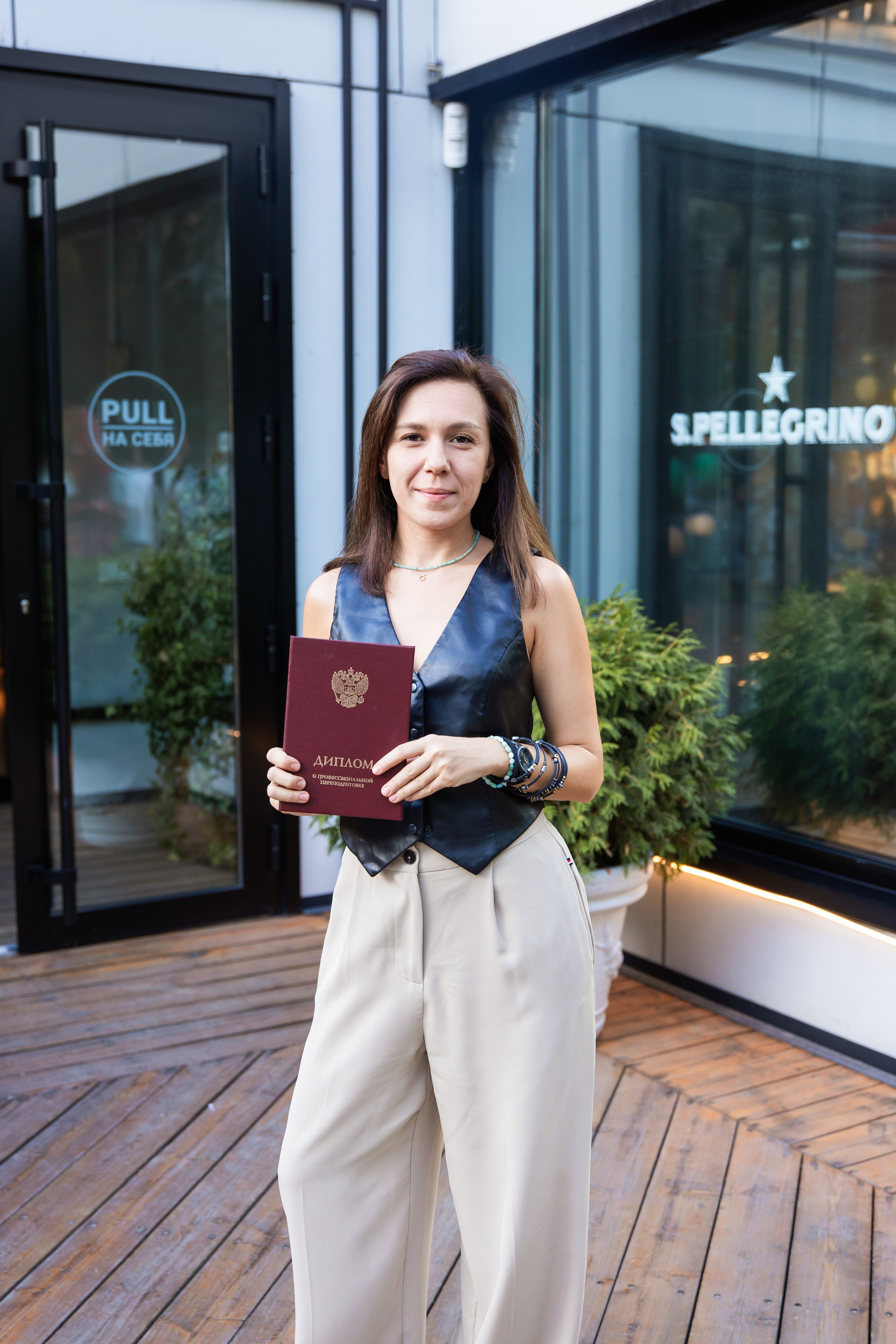 Couch. Свадебный и студийный фотограф в Алматы Ильяс Кырбаев