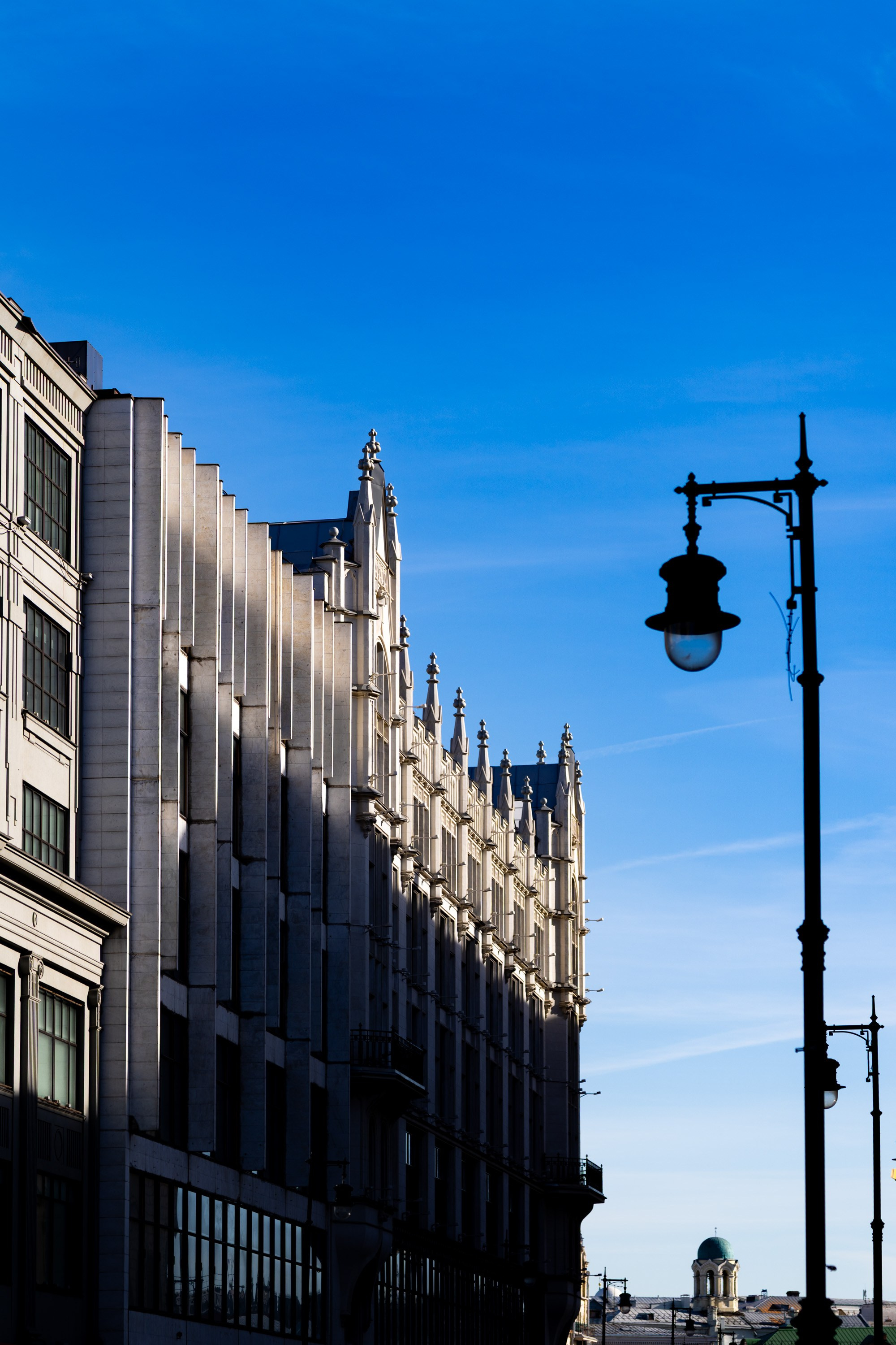 Свет и тень в городе. Фотограф в Москве. Шахабудин