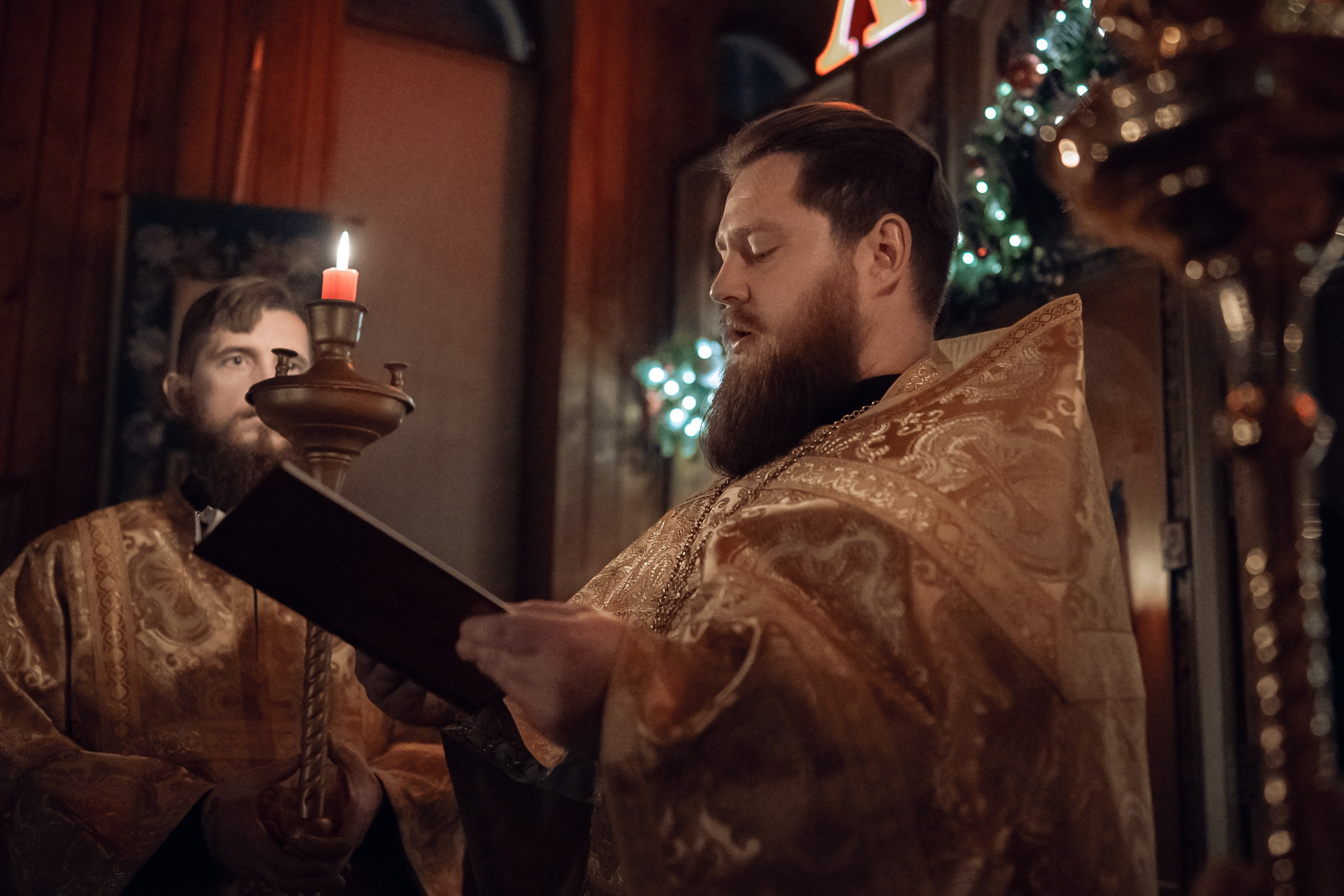 Ночная Божественная Литургия в день памяти Свт.Спиридона Тримифунтского, Севастополь. Церковный фотограф Севастополь