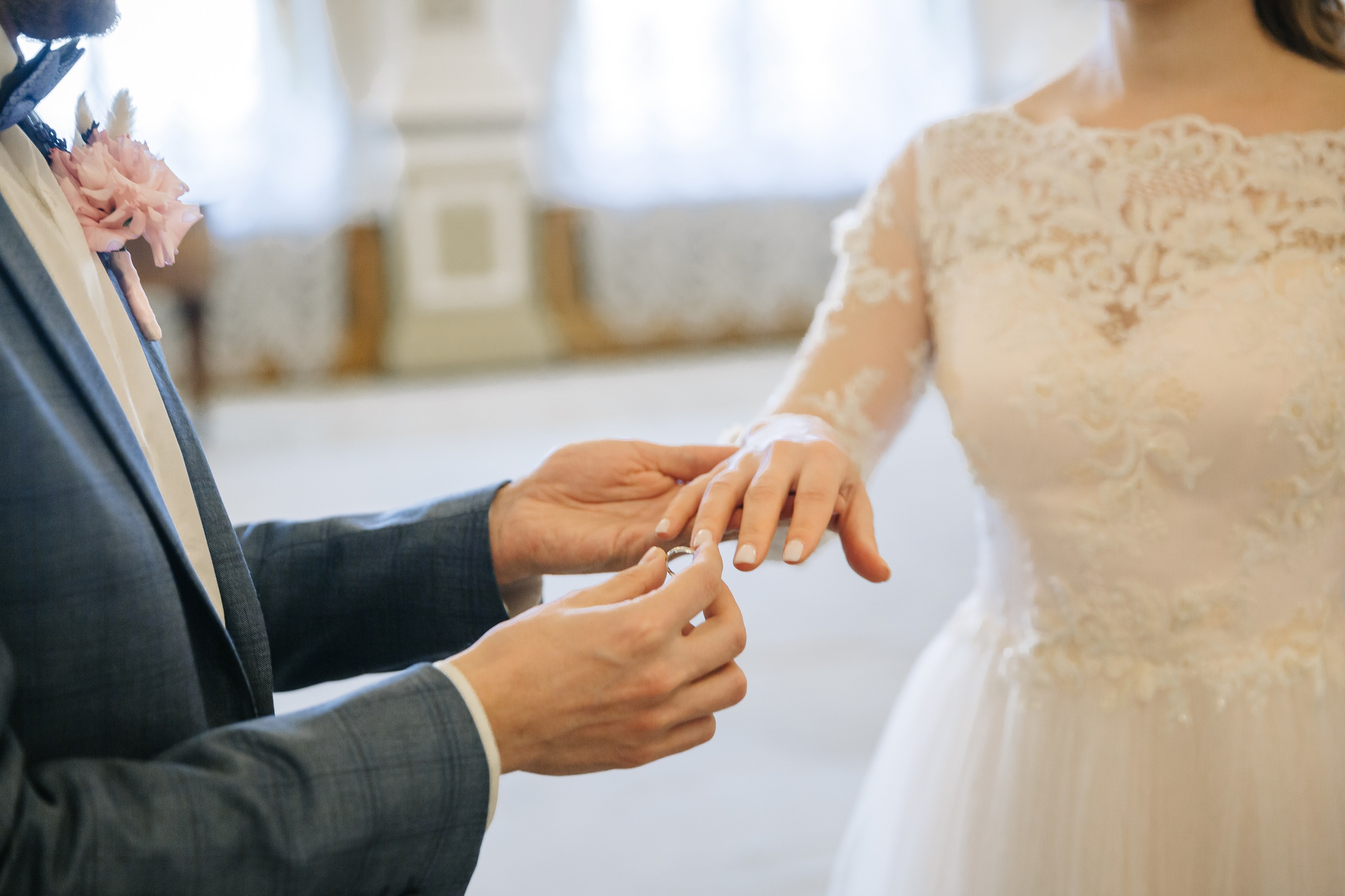 МАЙ | Дворец № 1, Атланты, Эрмитажный дворик. Свадебный фотограф в Санкт-Петербурге Полина Корзухина