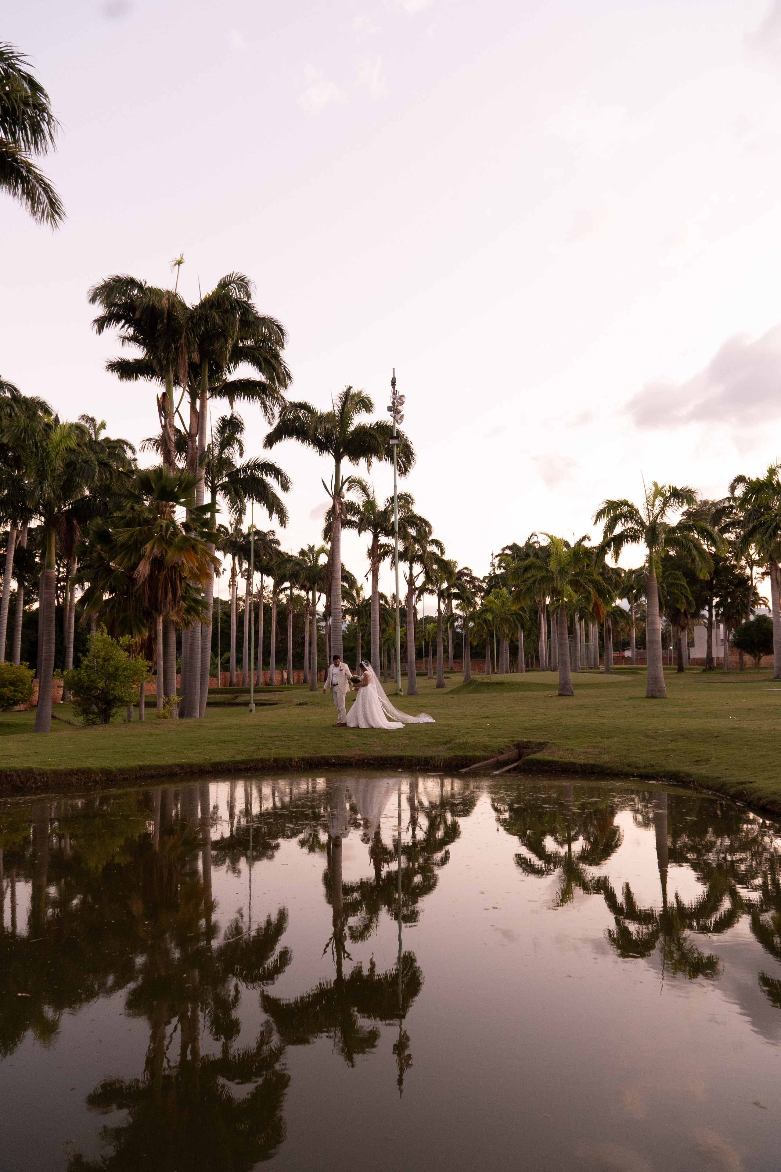Carola & Gerson. Wedding Photographer in Barcelona and Medellin