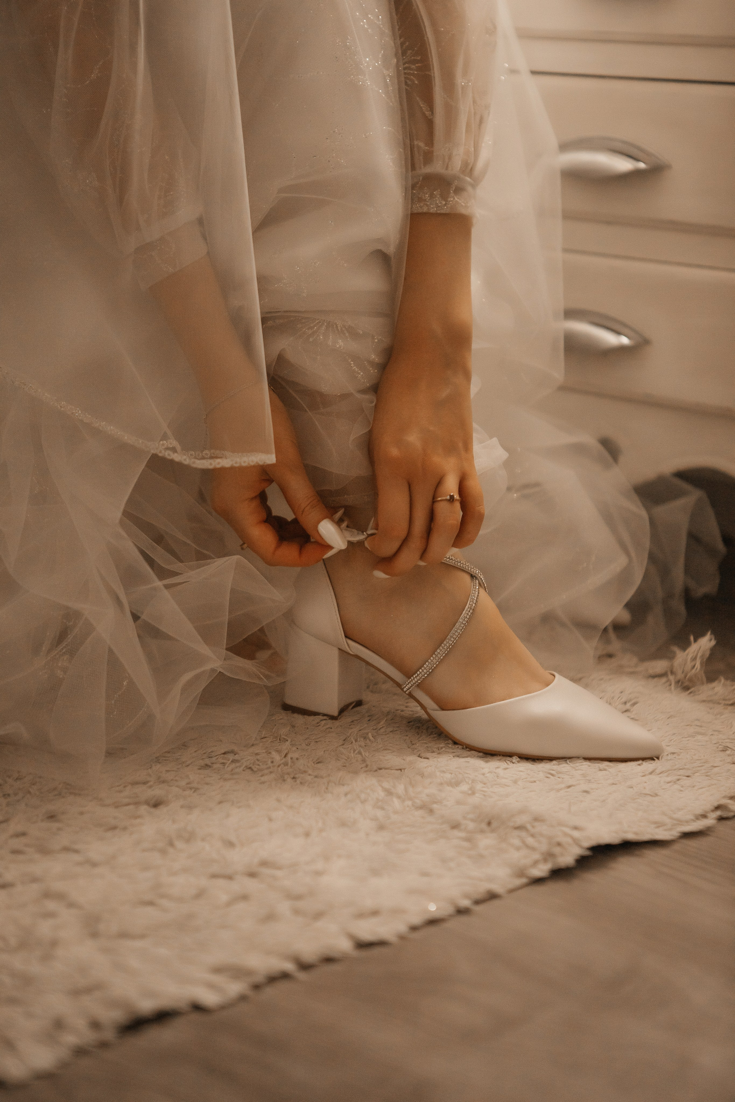 Евгения и Николай утренние сборы. Свадебный фотограф Виктория Чуйко Магнитогорск. Визуал для бизнеса