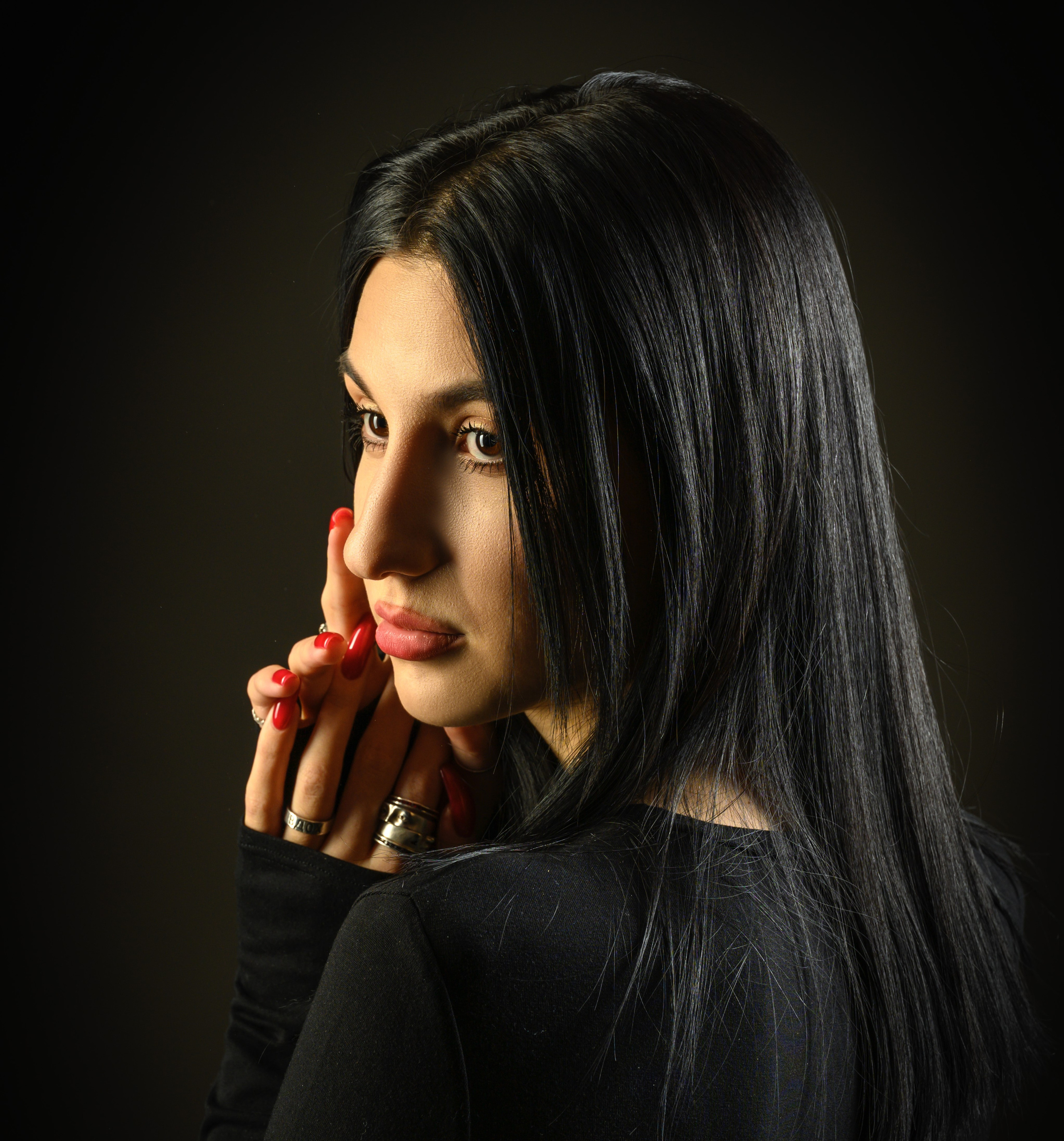 Dimitri Bakhtadze, posed. Dimitri Bakhtadze photographer