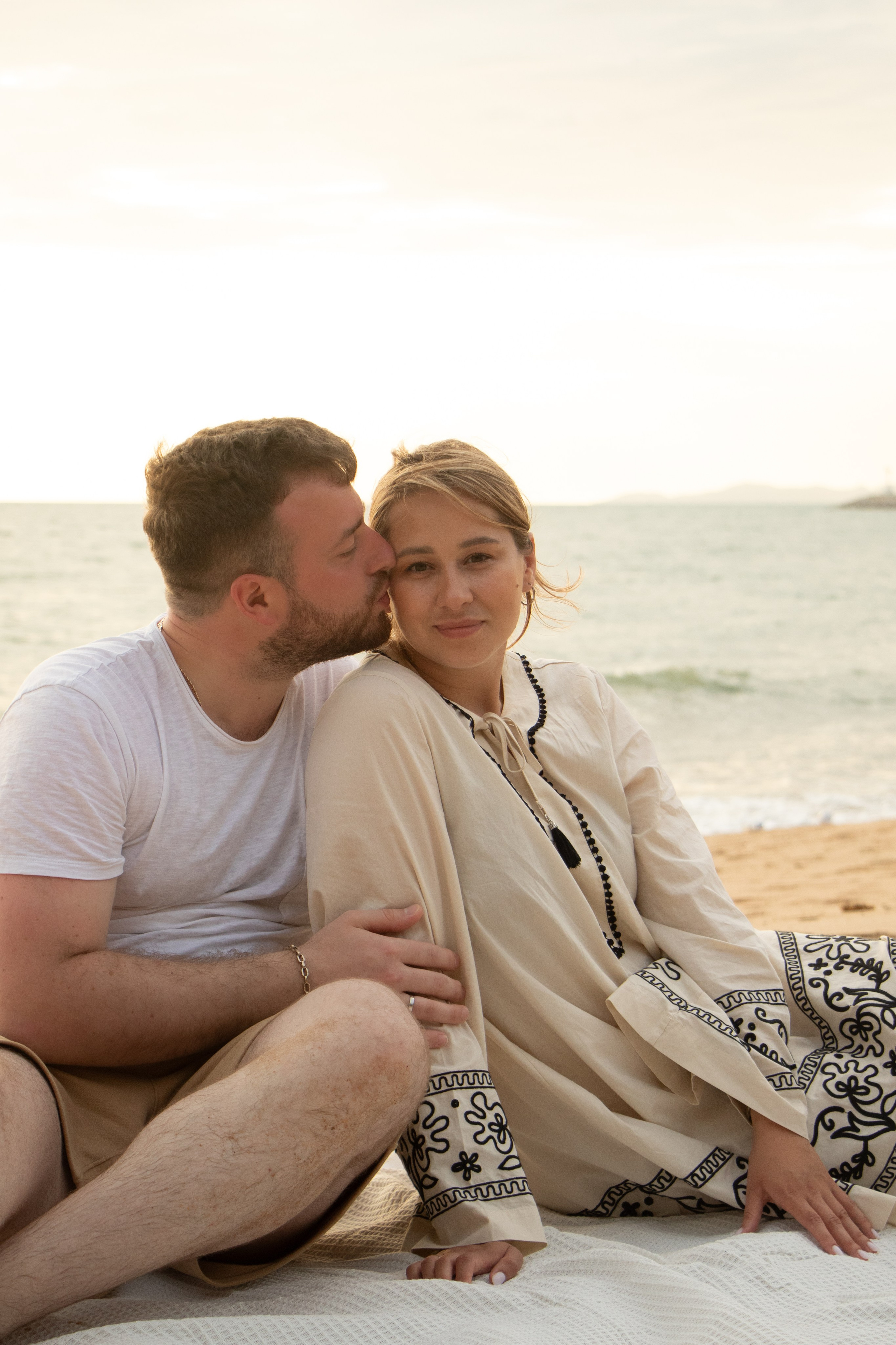 Alena’s family. Portrait photographer in Thailand