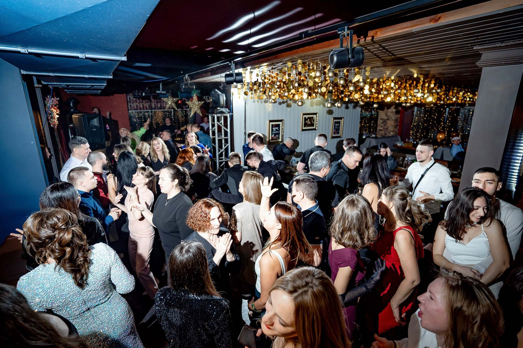 Новый год 2024 в Peoples. Сергей Кошкин. Репортажная и ивент-фотография в Сургуте