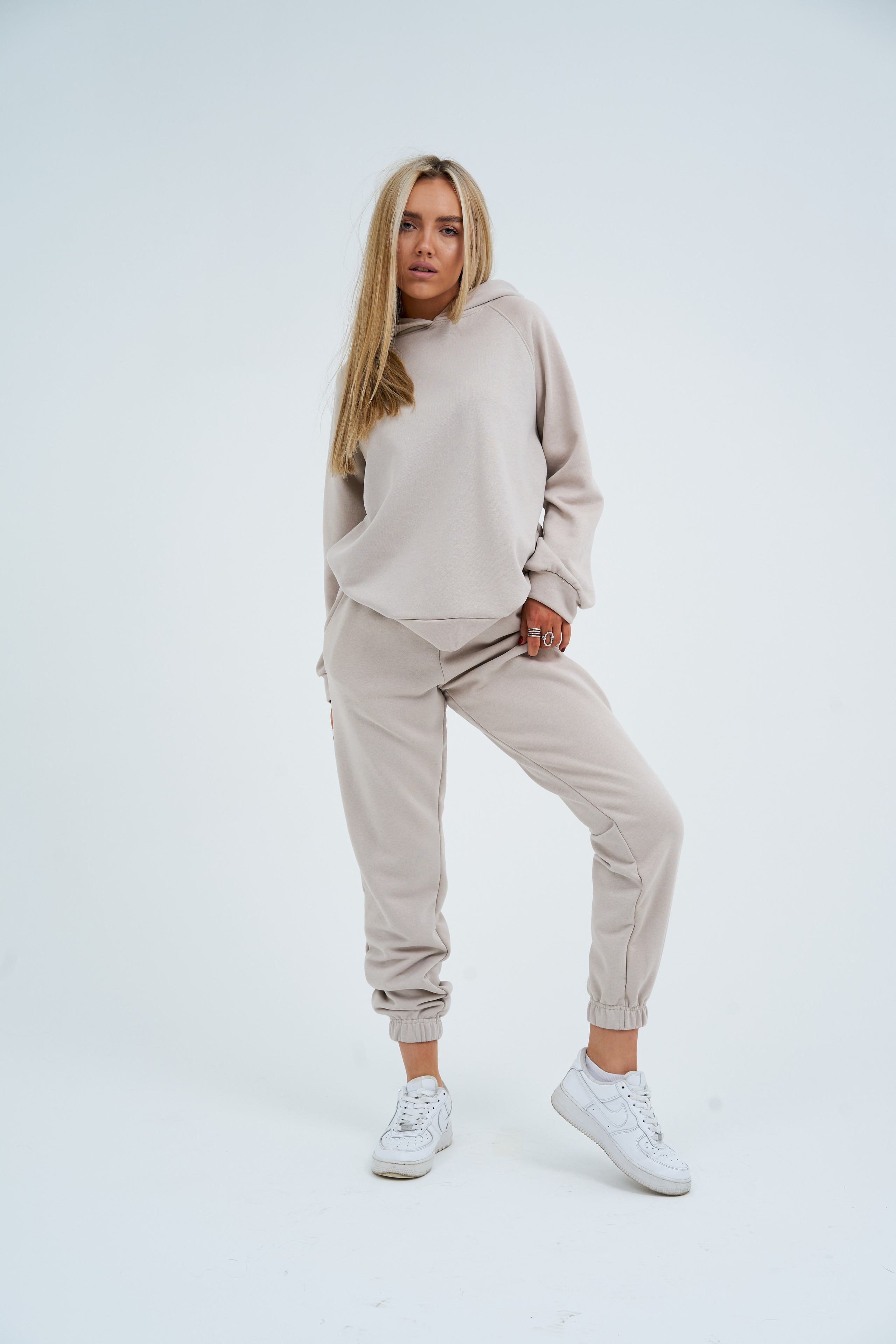 Съемка для рекламы одежды на маркетплейсах. Фотограф Екатеринбург Кокшарова Александра