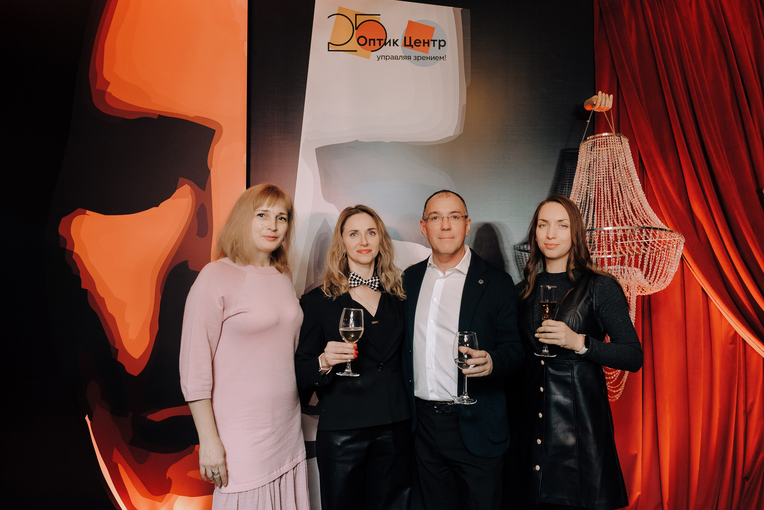 СПЕКТАКЛЬ «ВОЛШЕБНЫЕ ОЧКИ» ОПТИК-ЦЕНТР. Репортажный фотограф Зуев Роман г. Челябинск