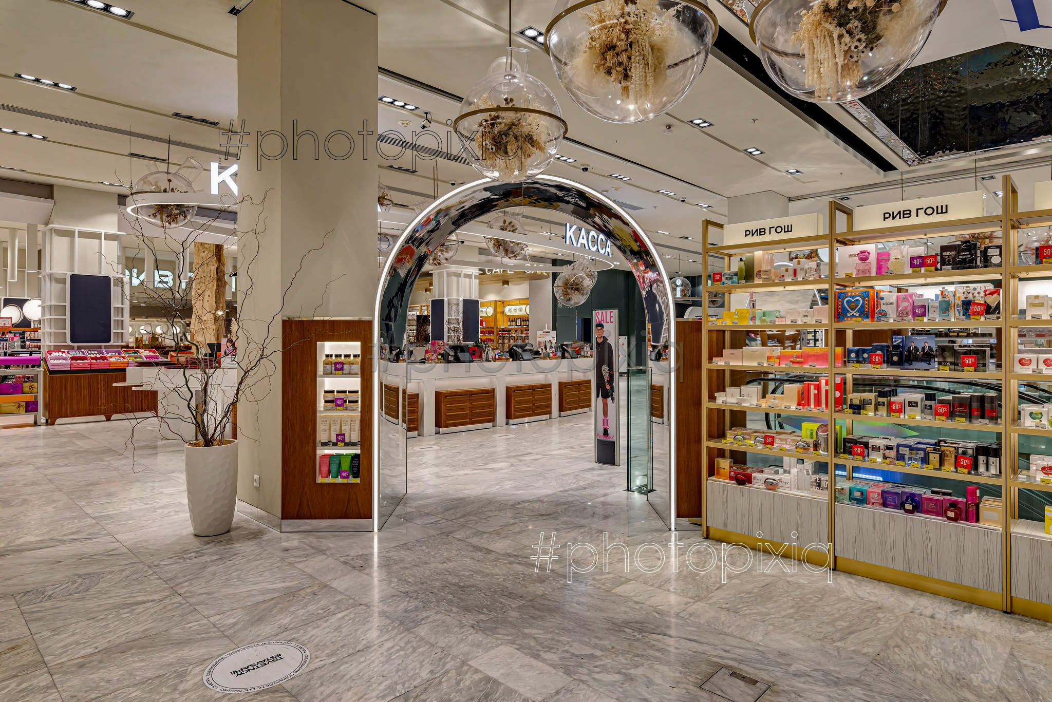 Интерьерная съёмка магазина парфюмерии и косметики Рив Гош. Интерьерная съёмка и виртуальные туры — Интерьерный фотограф Кузнецов Сергей (photopixiq)