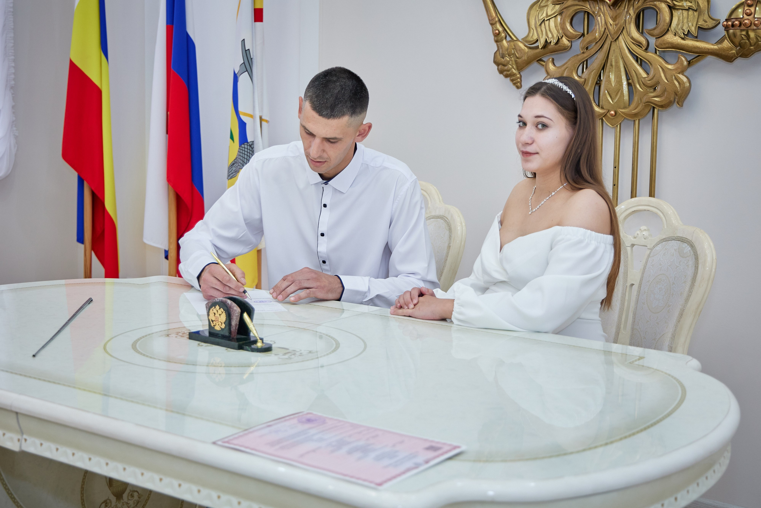 Фотосъемка в ЗАГСе, прогулка молодых, банкет