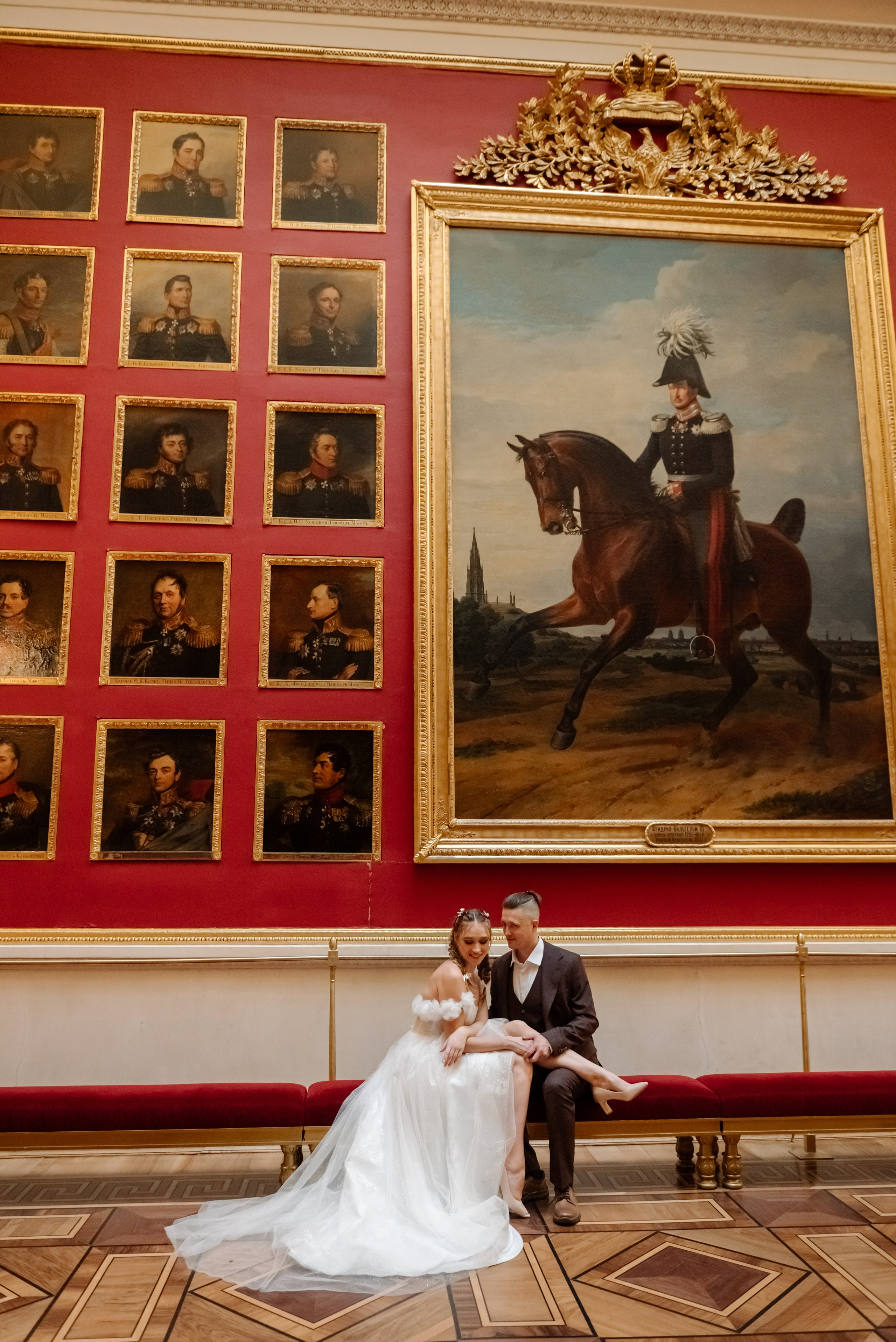 В залах лучшего музея. Свадебный и сеейный фотограф в Санкт-Петербурге Елена Худякова