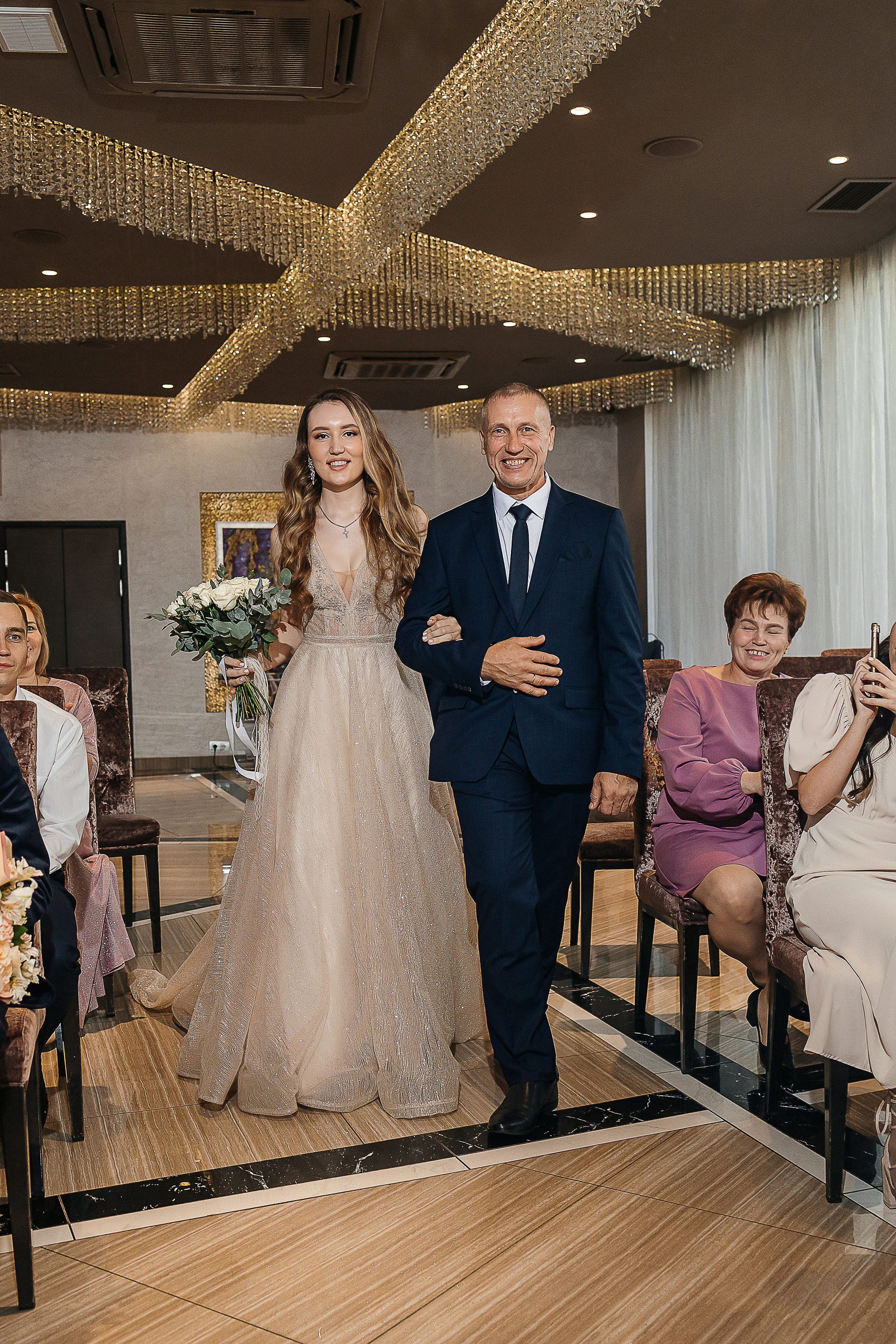 Роскошная выездная церемония в отеле. Олег Сверчков | Свадебный фотограф Вологда